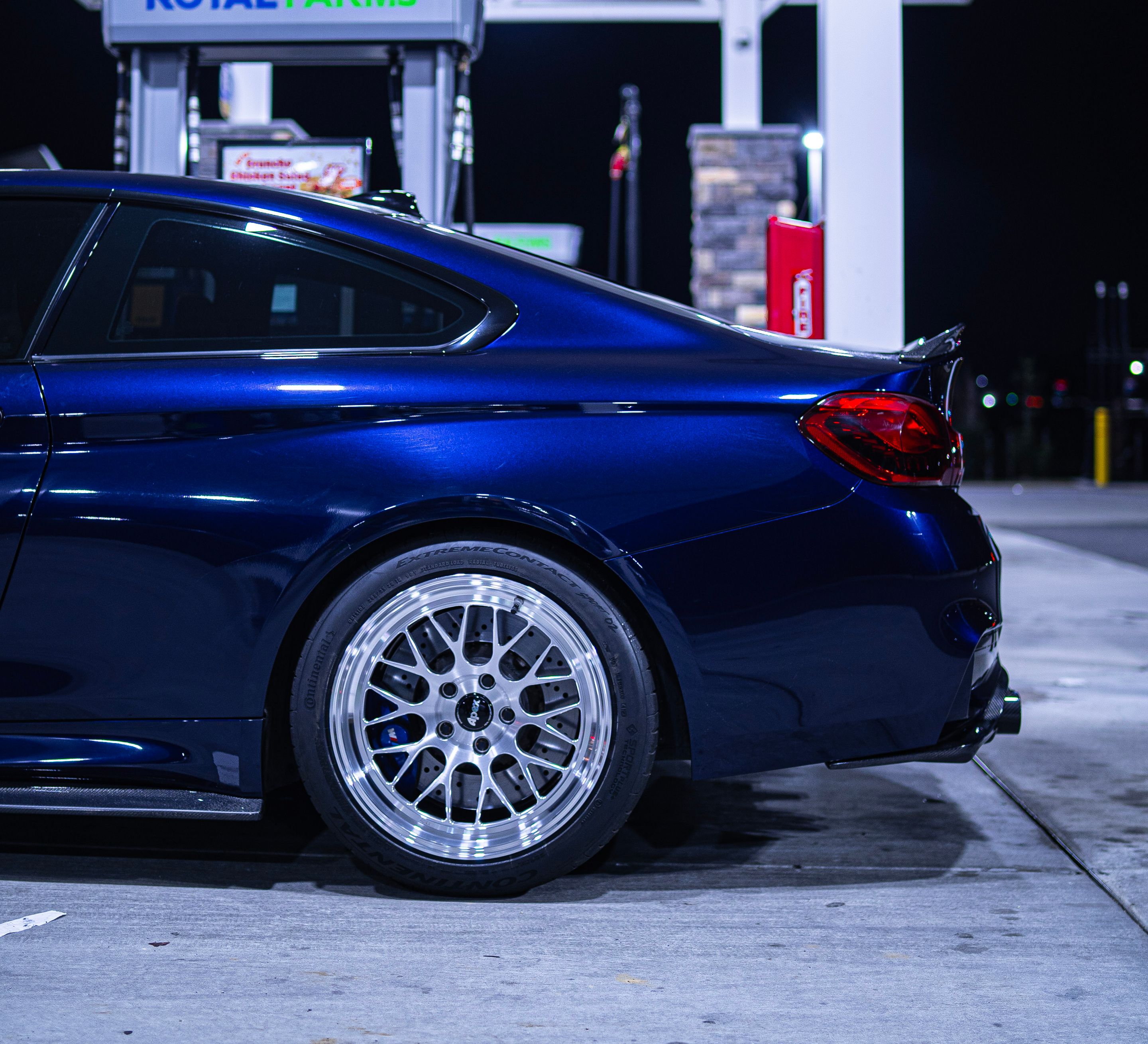 Blue BMW F82 Coupe M4 with 18" ML-10RT Apex wheels in Machined Lip Brushed Clear