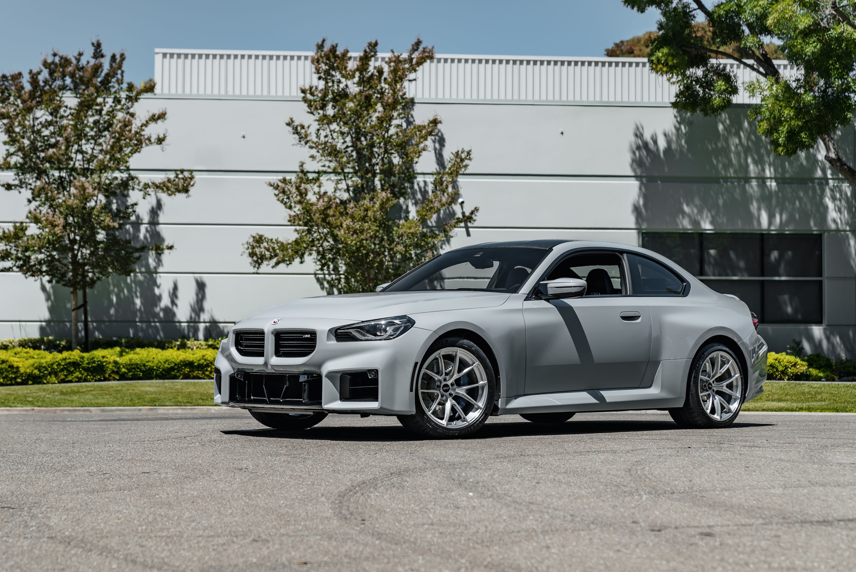 Grey BMW G87 M2 with 19"/20" VS-5RS Apex wheels in Brushed Clear