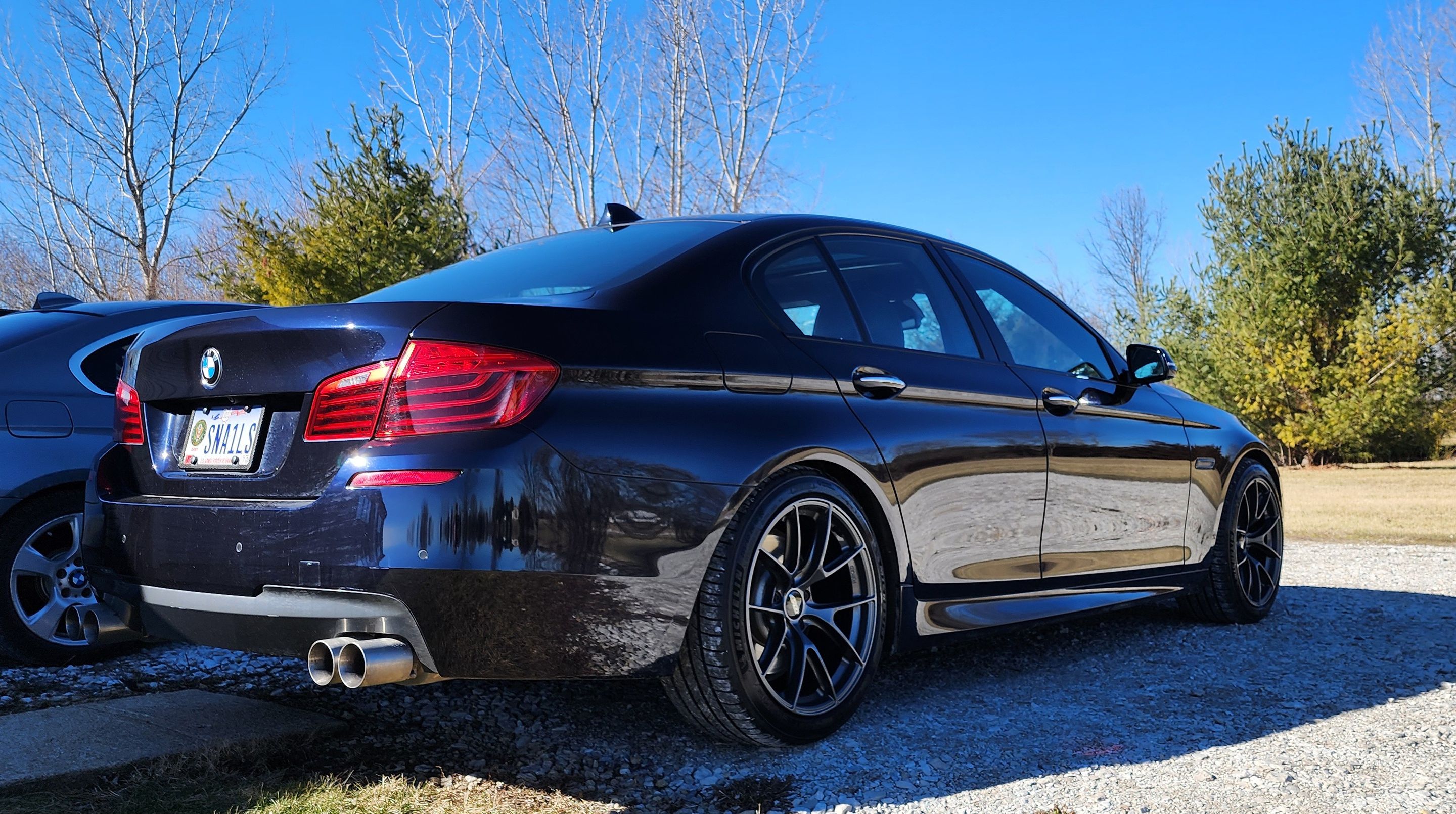 Blue BMW F10 Sedan 5 Series with 19" VS-5RS Apex wheels in Anthracite