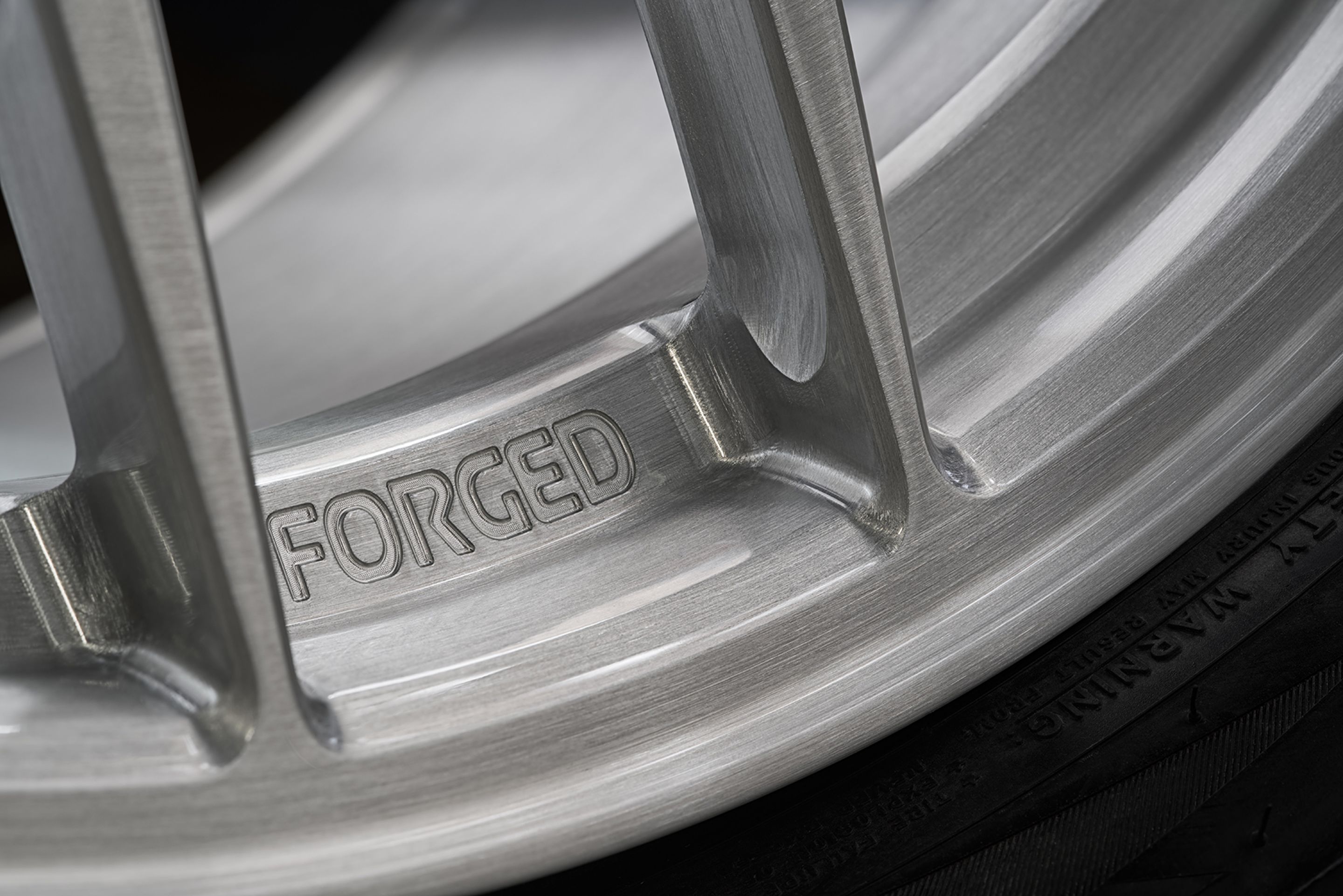 White Porsche 911 996 GT2 with 20" VS-5RS Apex wheels in Brushed Clear