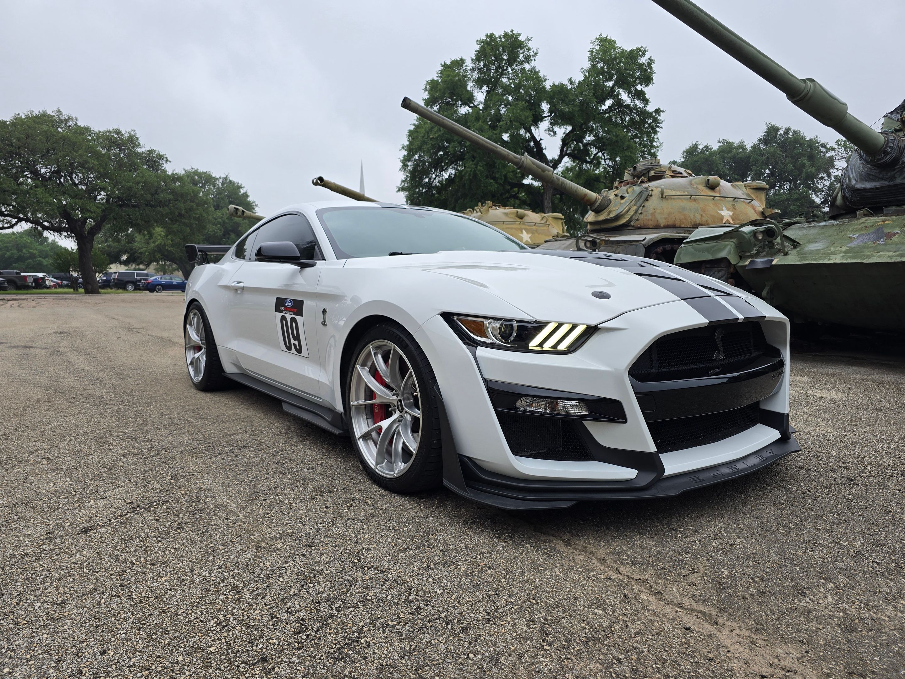 White Ford S550 Mustang GT500 with 20" VS-5RS Apex wheels in Brushed Clear