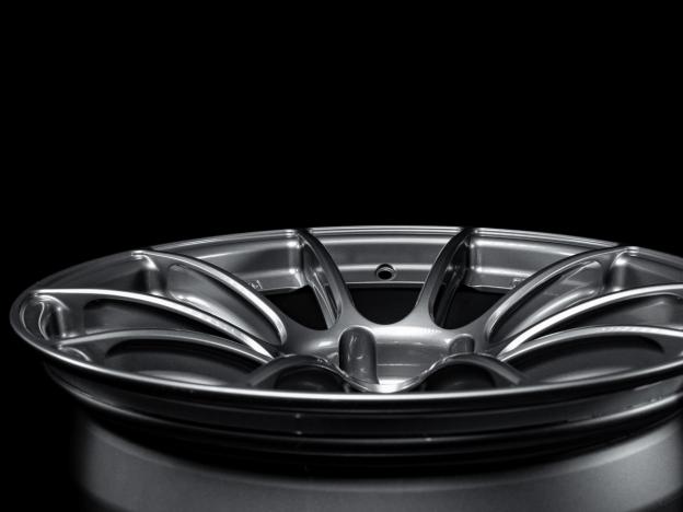 Anthracite APEX SM-10RS wheel showing concavity