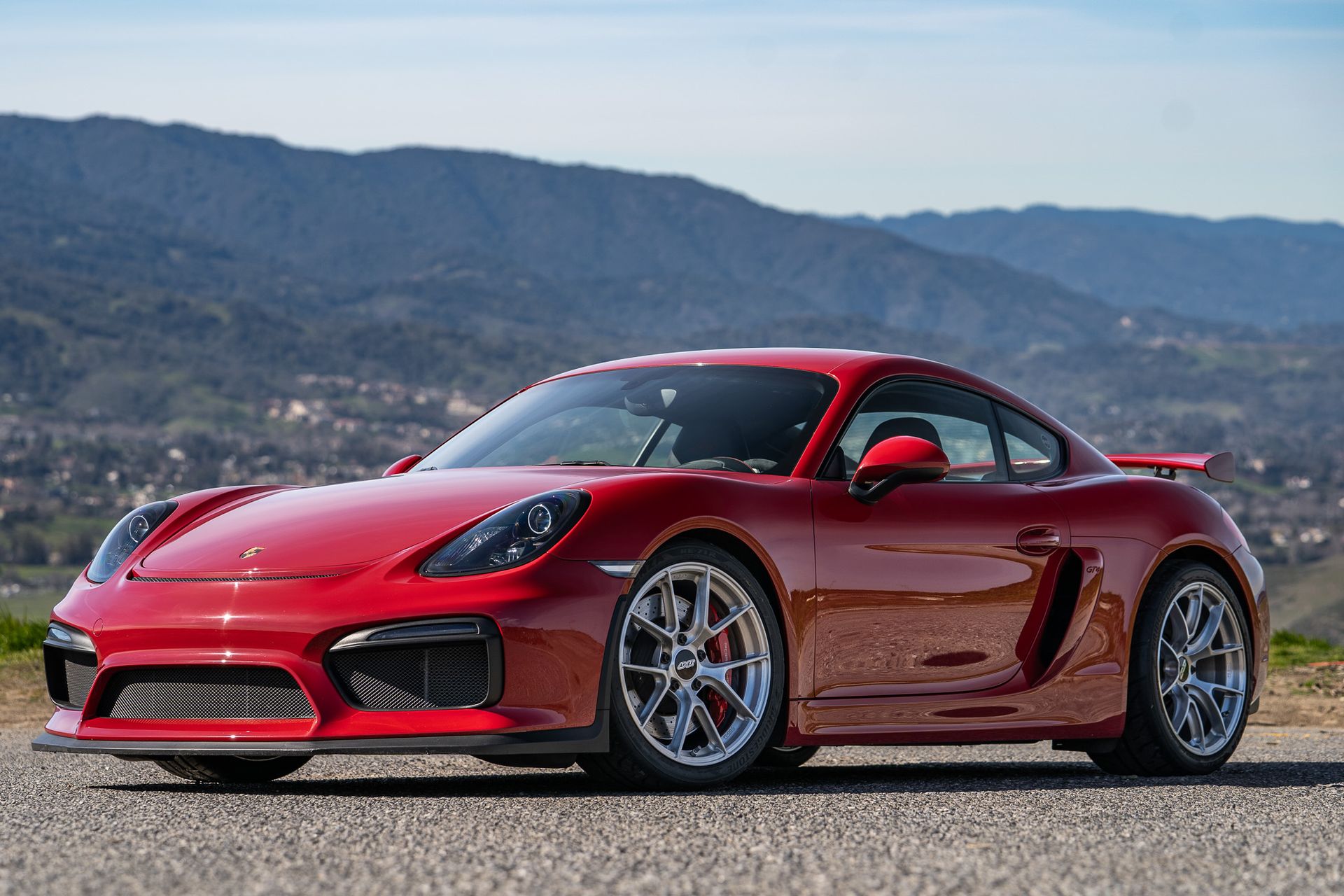 Porsche 981 Cayman GT4 with 19