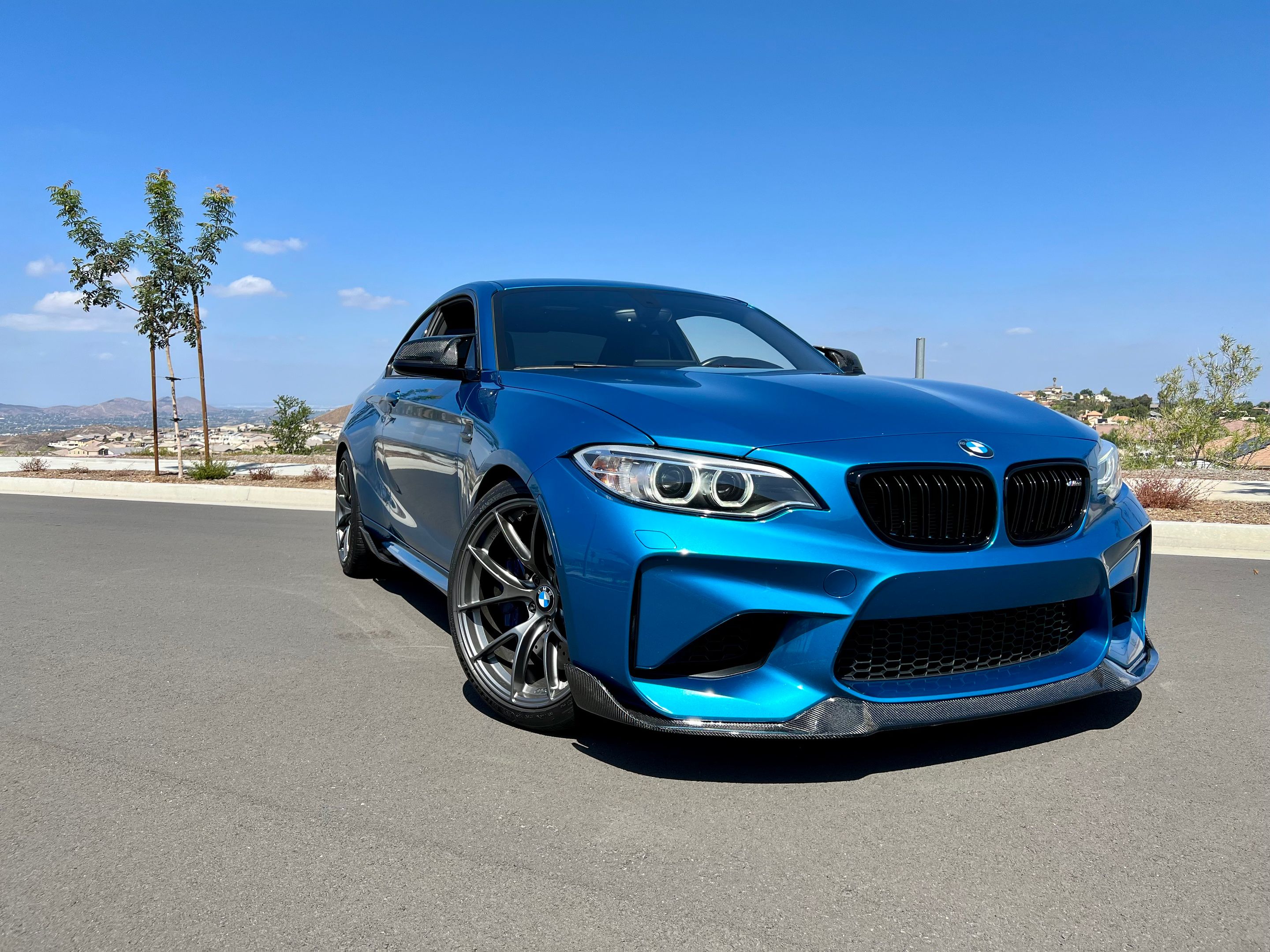 Blue BMW F87 M2 with 19" VS-5RS Apex wheels in Anthracite