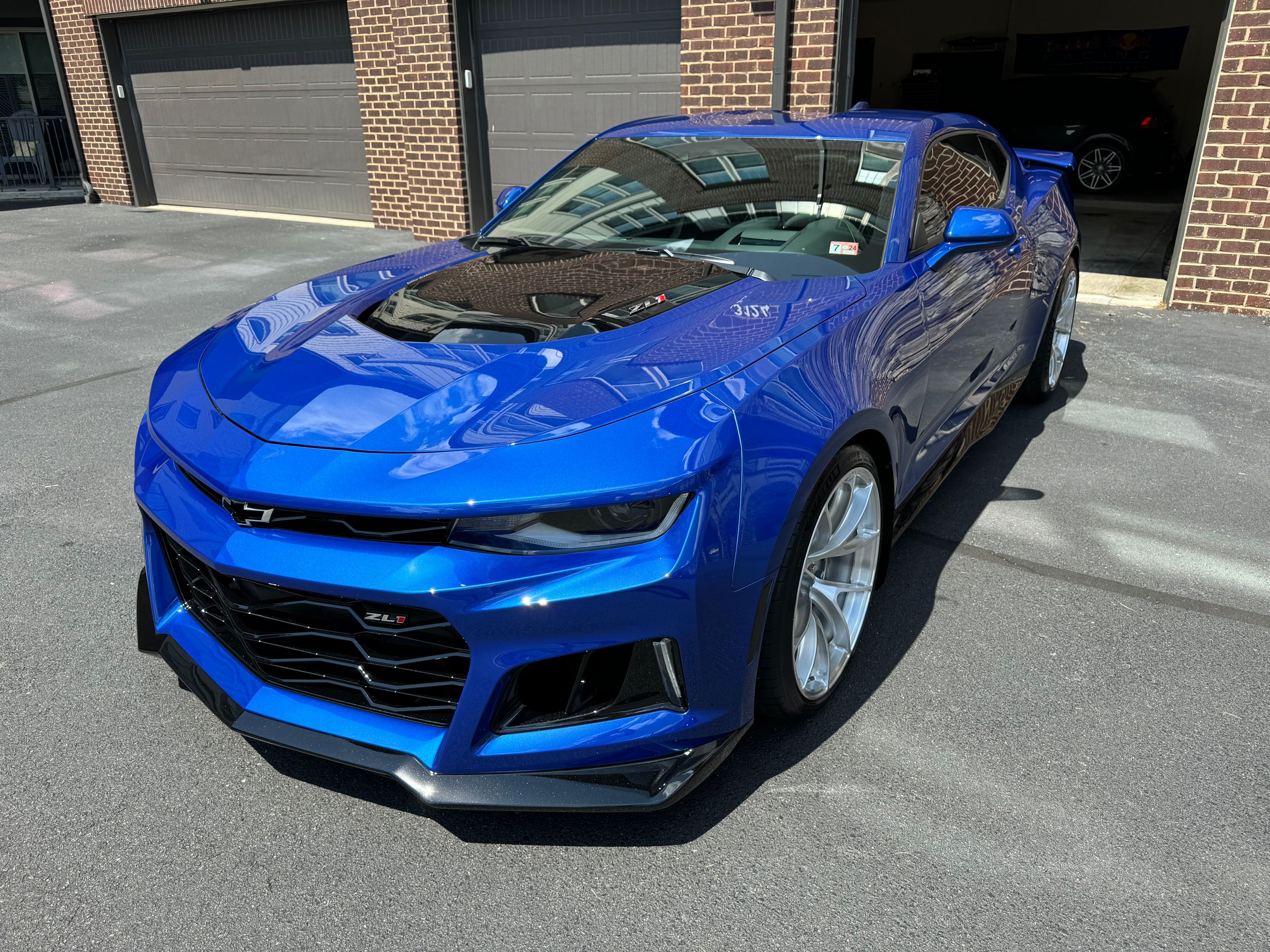 Blue Chevrolet 6th Gen Camaro ZL1 with 20" VS-5RS Apex wheels in Brushed Clear