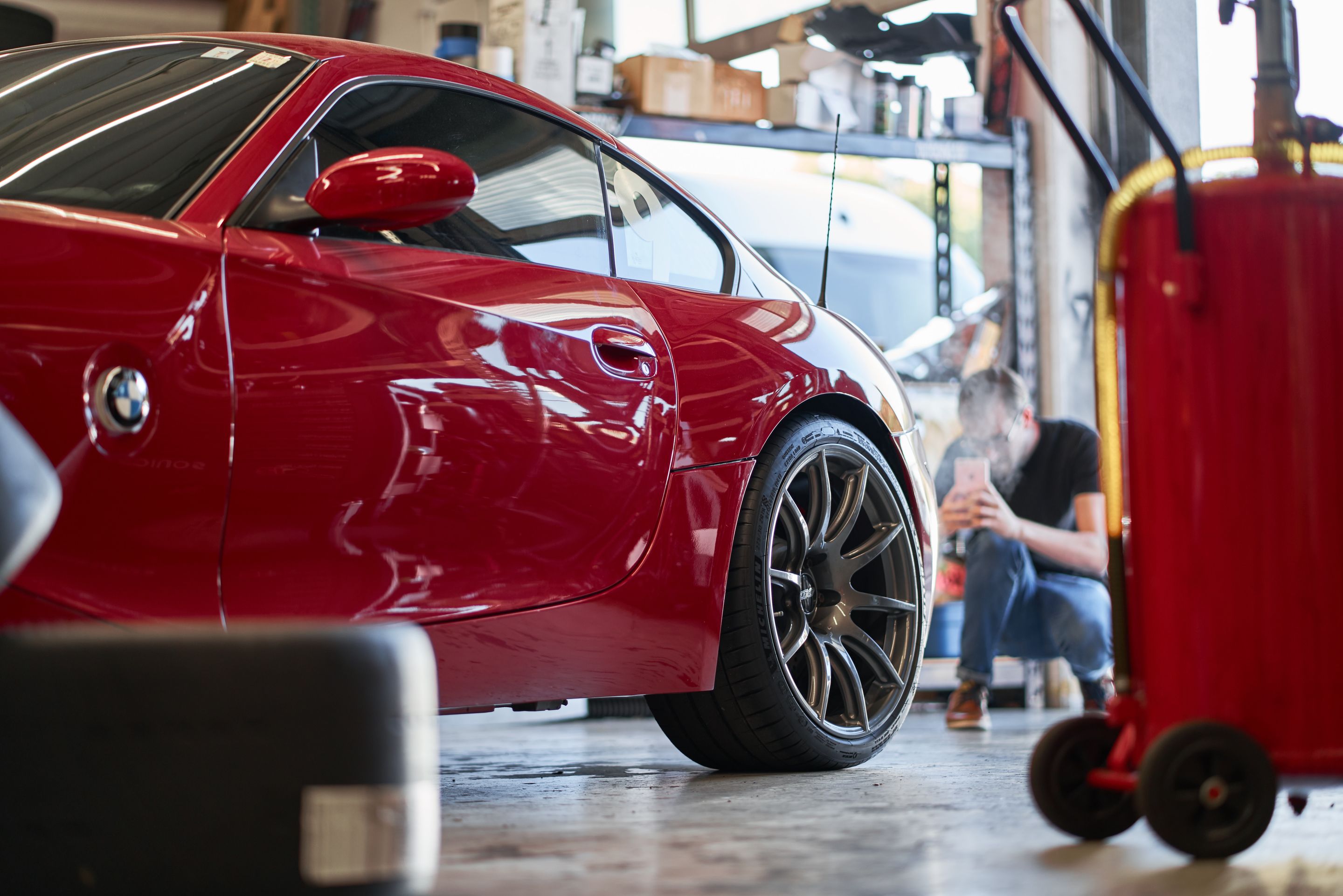 Red BMW E86 Coupe Z4 M with 19" SM-10 Apex wheels in Anthracite