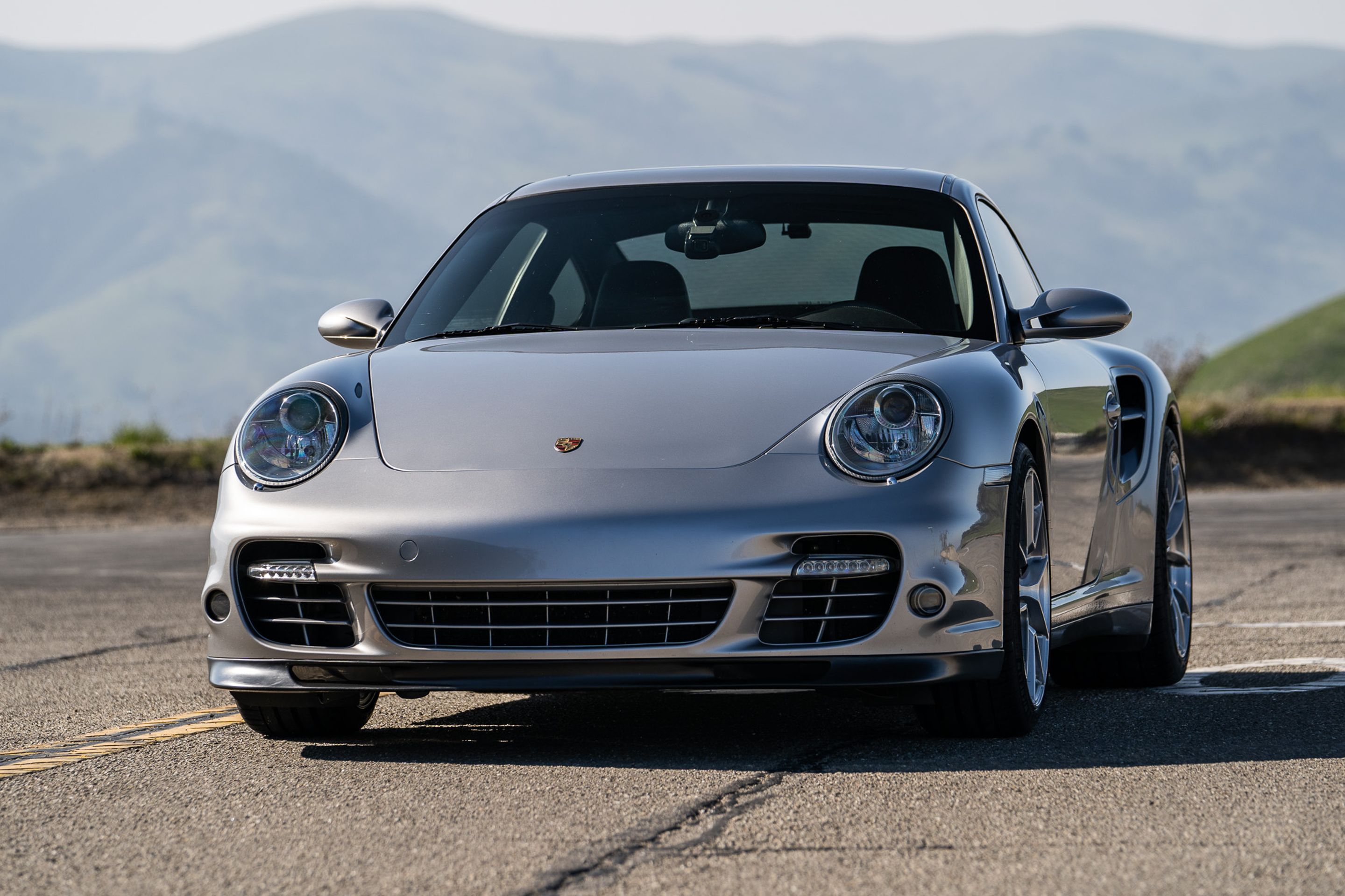 Silver Porsche 911 997 Turbo with 19" VS-5RS Apex wheels in Brushed Clear