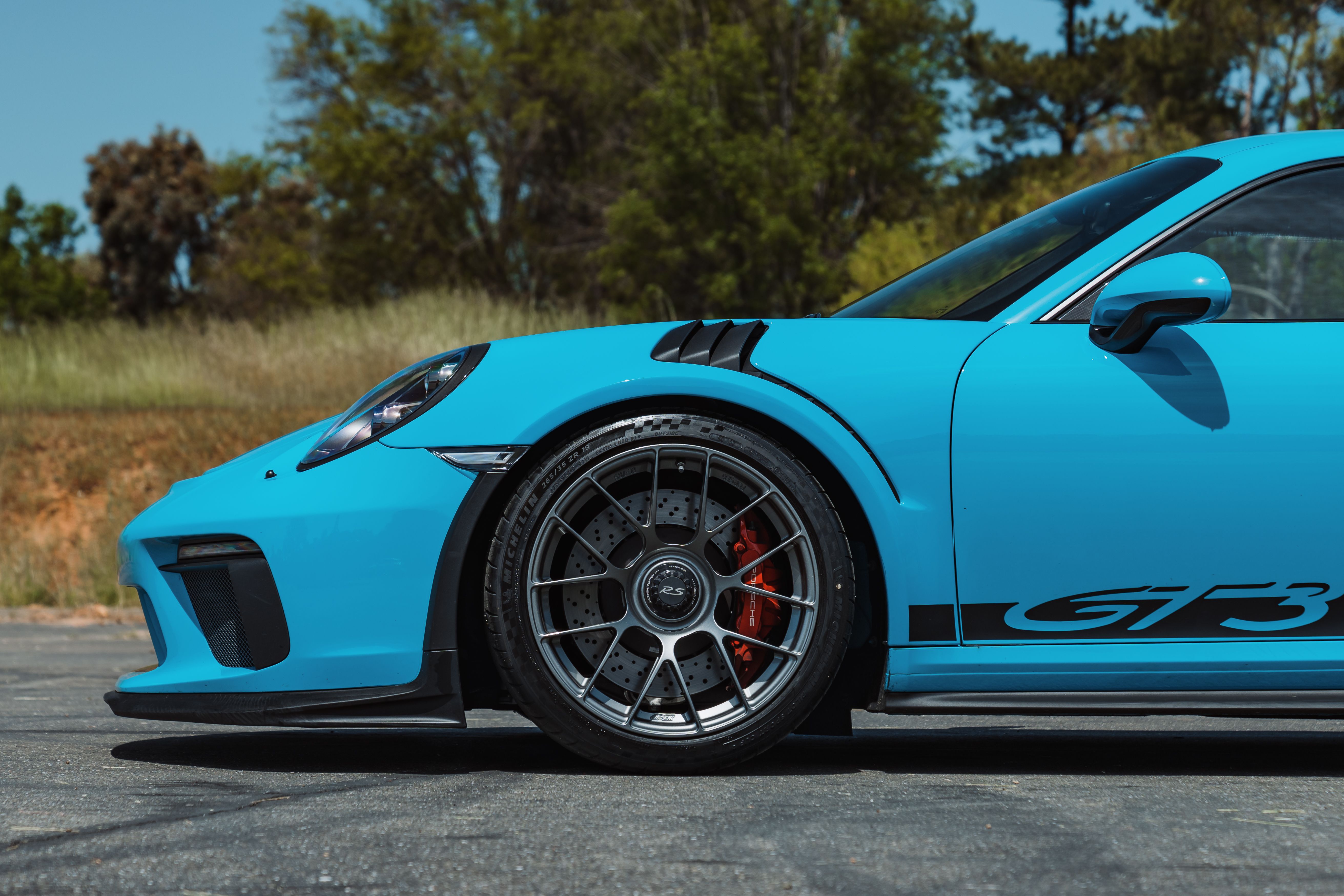 Porsche 911 991.2 GT3 RS with 19