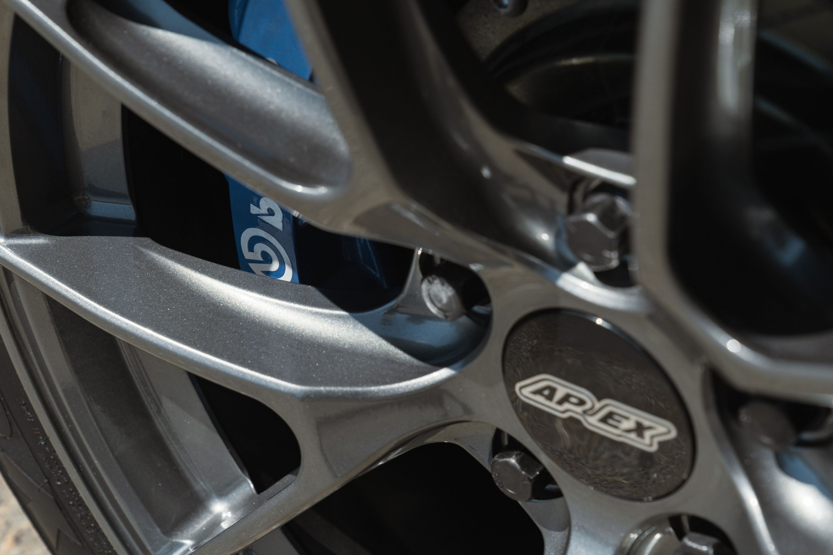 Grey BMW E90 LCI Sedan 3 Series with 17" VS-5RS Apex wheels in Anthracite