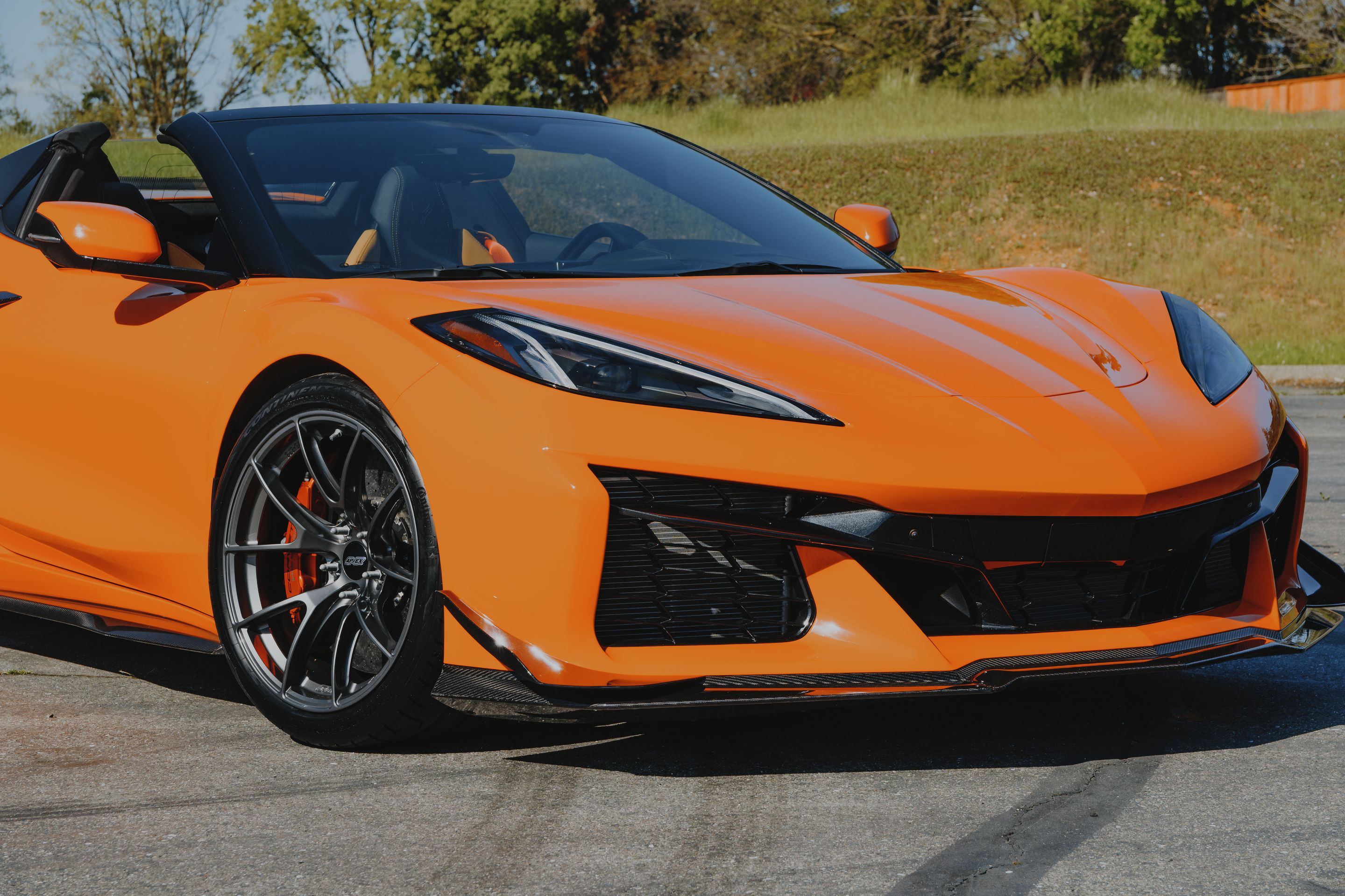 Orange Chevrolet C8 Corvette Z06 with 19" VS-5RS Apex wheels in Anthracite
