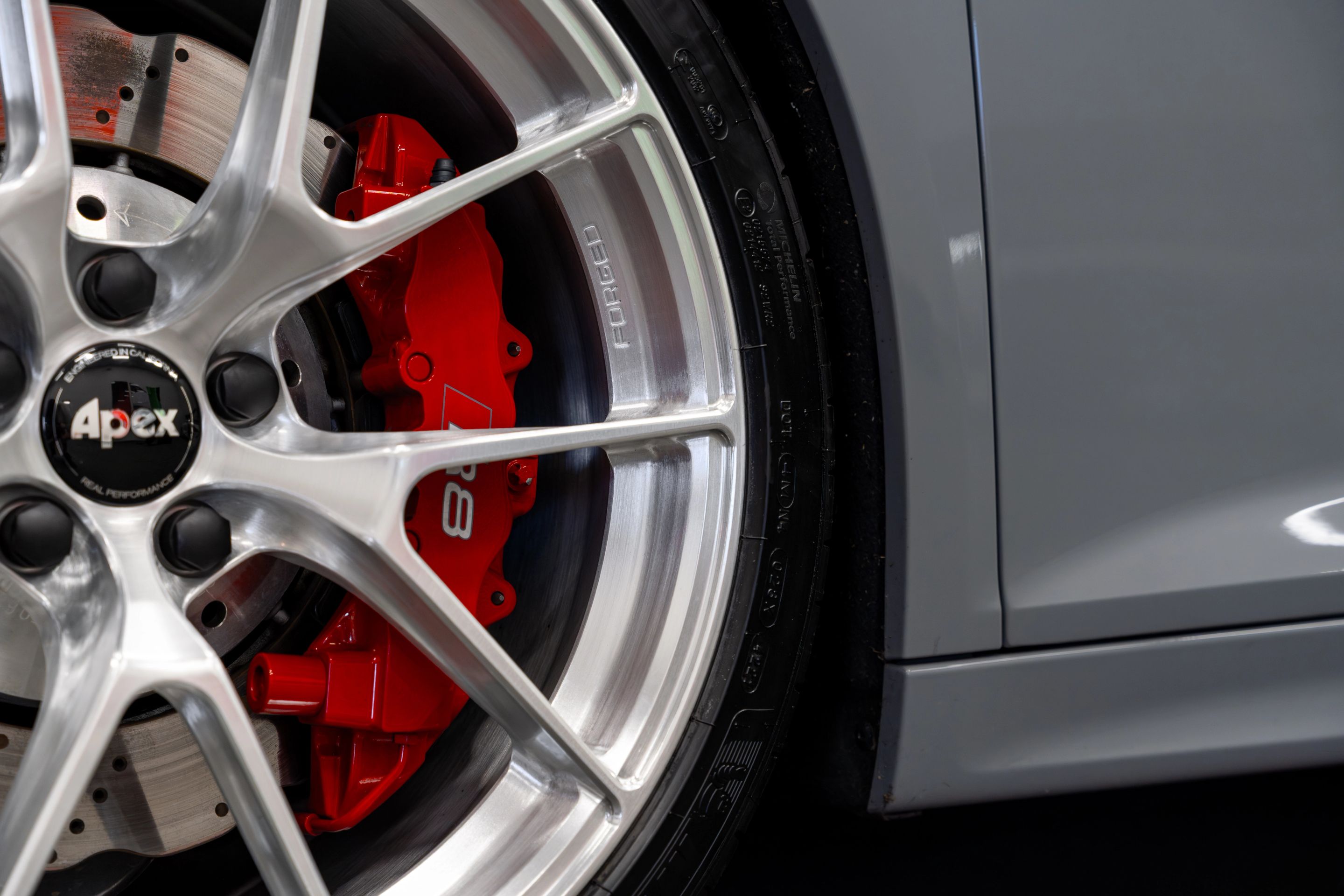 Grey Audi Gen 2 R8 with 19"/20" VS-5RS Apex wheels in Brushed Clear