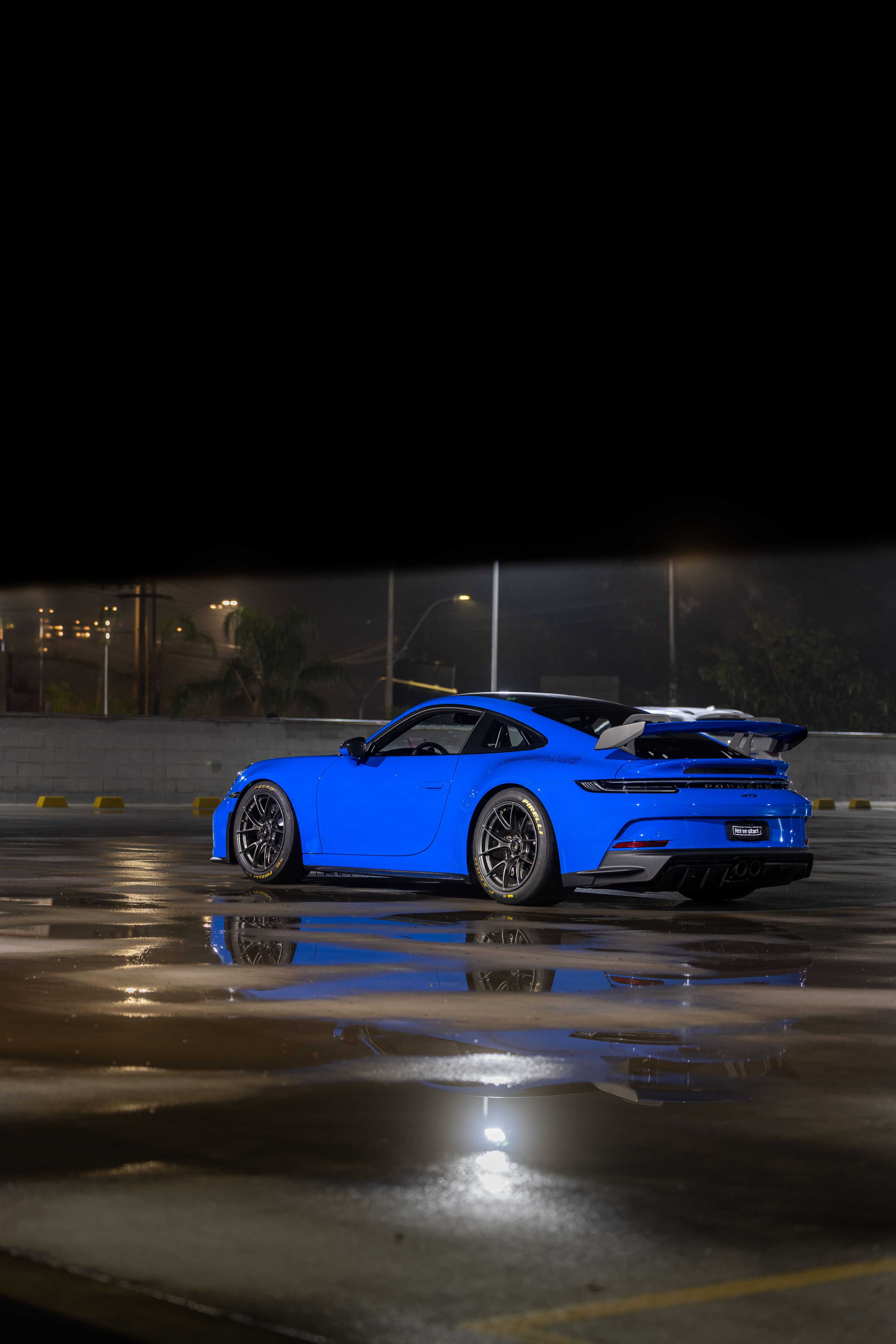 Blue Porsche 911 992.1 GT3 with 19" VS-5RS Apex wheels in Anthracite