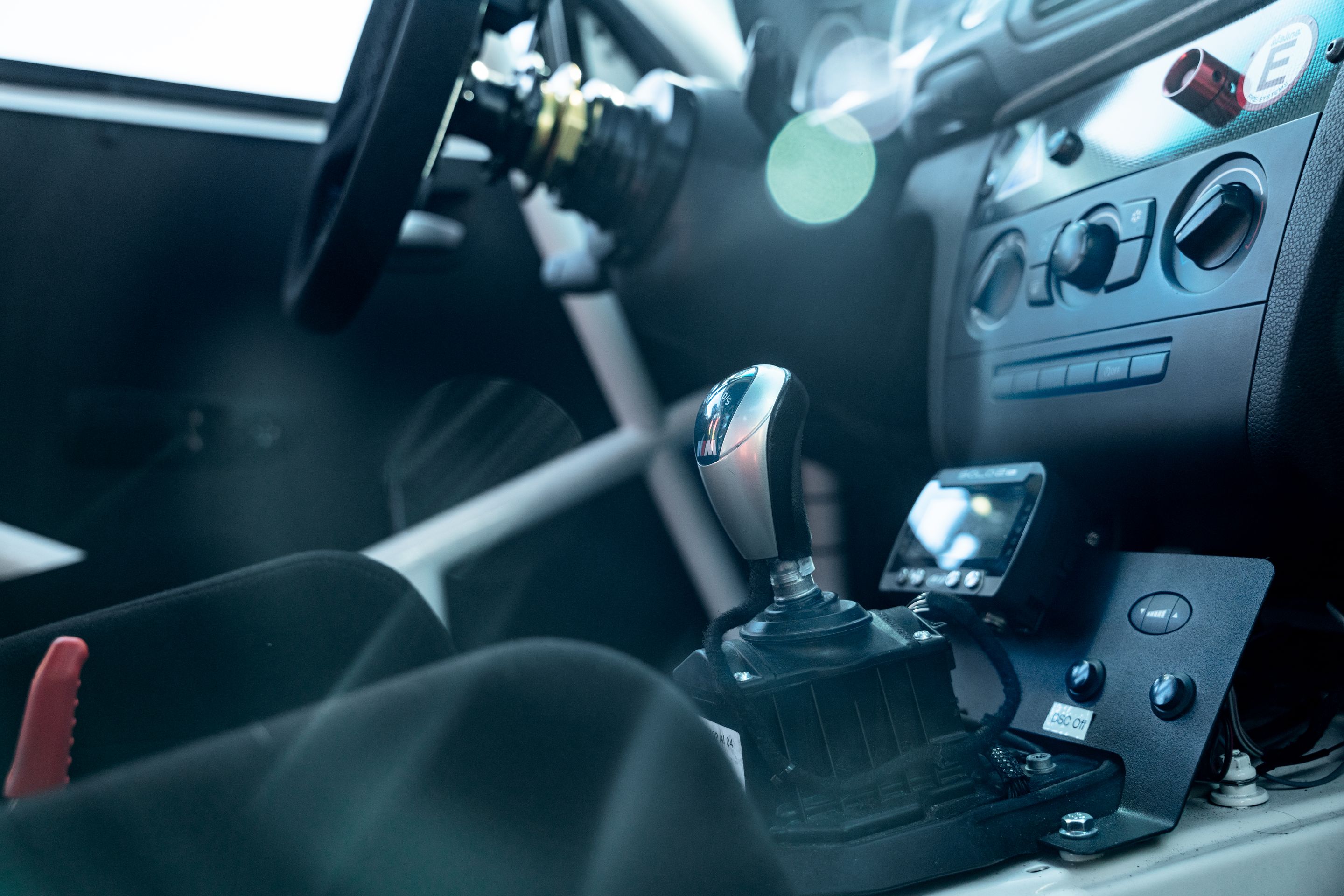 White BMW E82 1M with 18" VS-5 Apex wheels in Race Silver