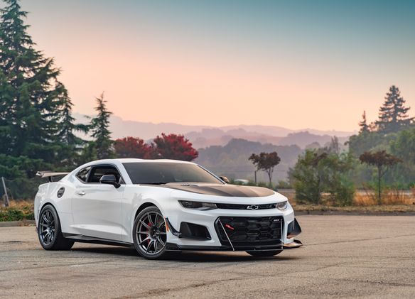 Chevrolet 6th Gen Camaro ZL1 1LE with 19" SM-10 in Anthracite