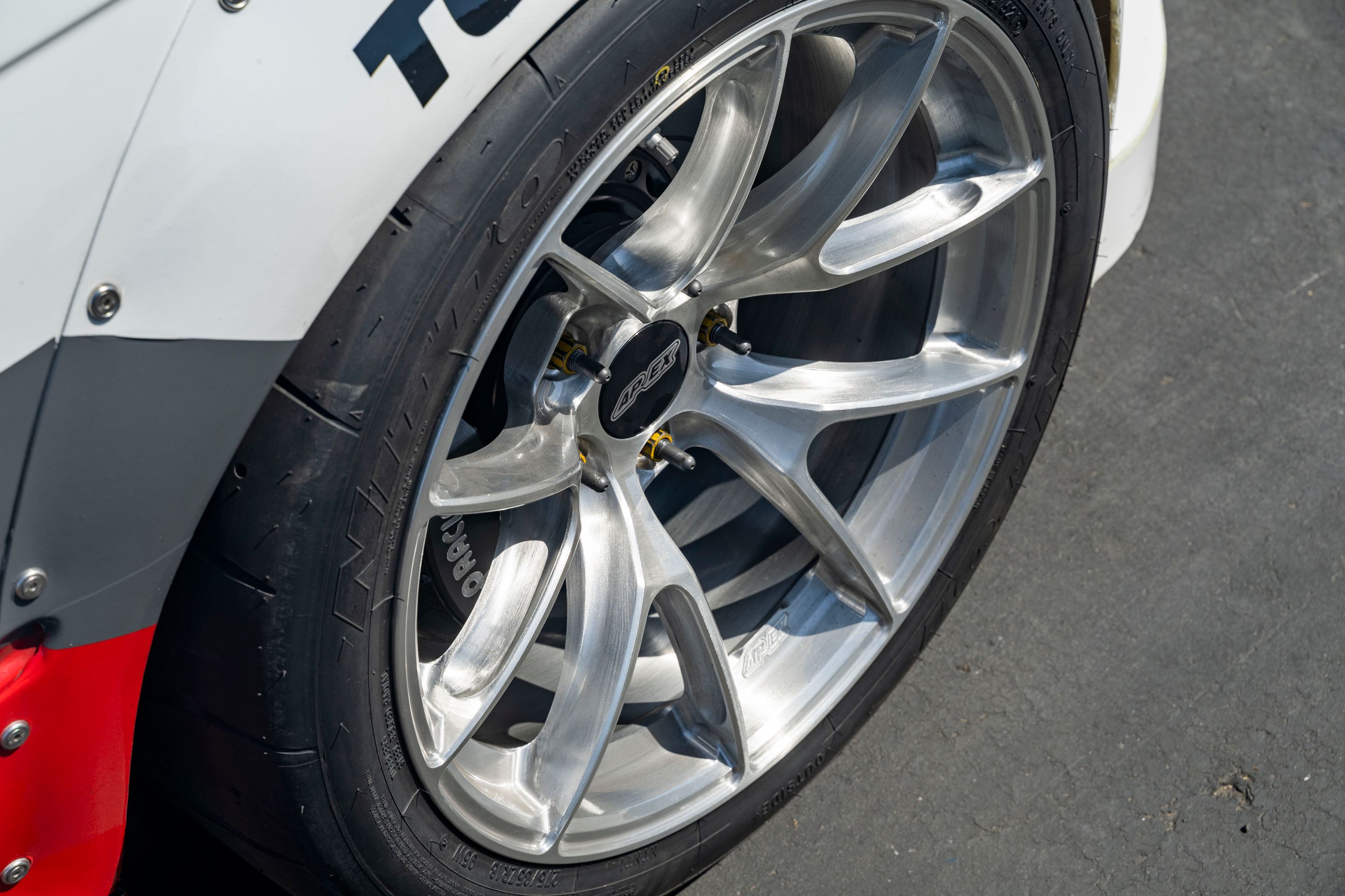 White BMW E46 3 Series with 18" VS-5RS Apex wheels in Brushed Clear