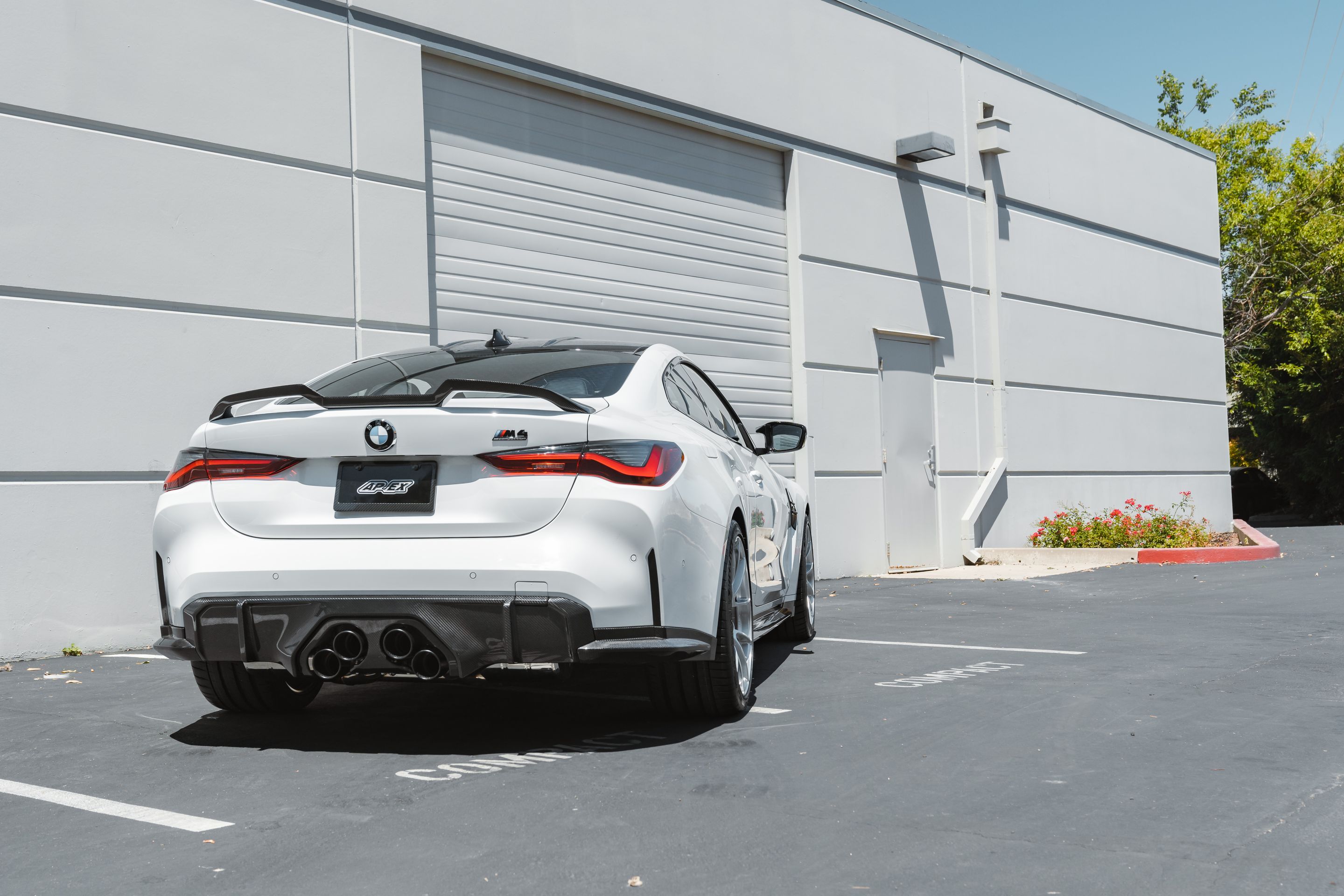 White BMW G82 Coupe M4 with 19"/20" VS-5RS Apex wheels in Brushed Clear