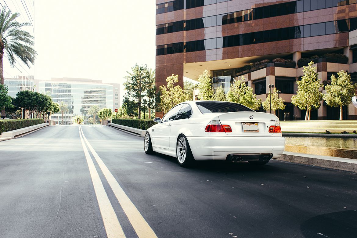 White BMW E46 M3 with 18" ARC-8 Apex wheels in Anthracite