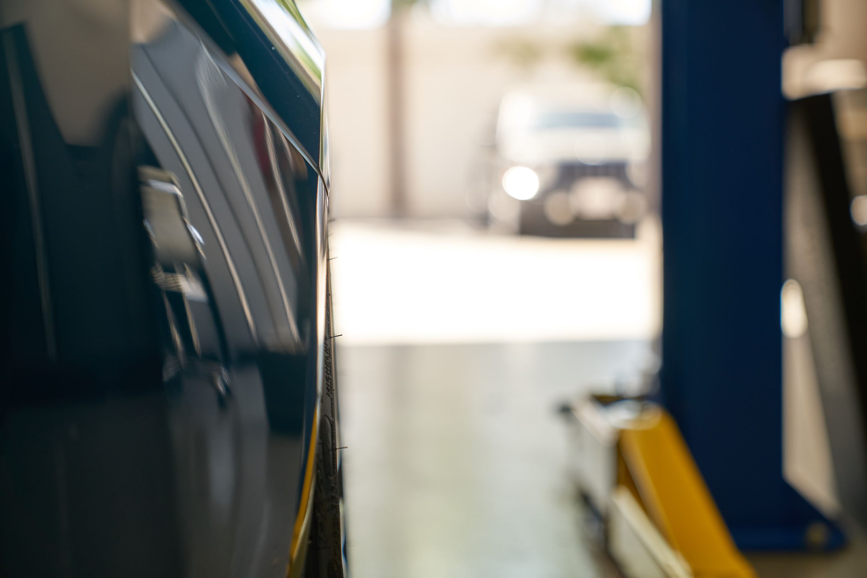 Blue BMW F87 M2 with 19" EC-7 Apex wheels in Race Silver