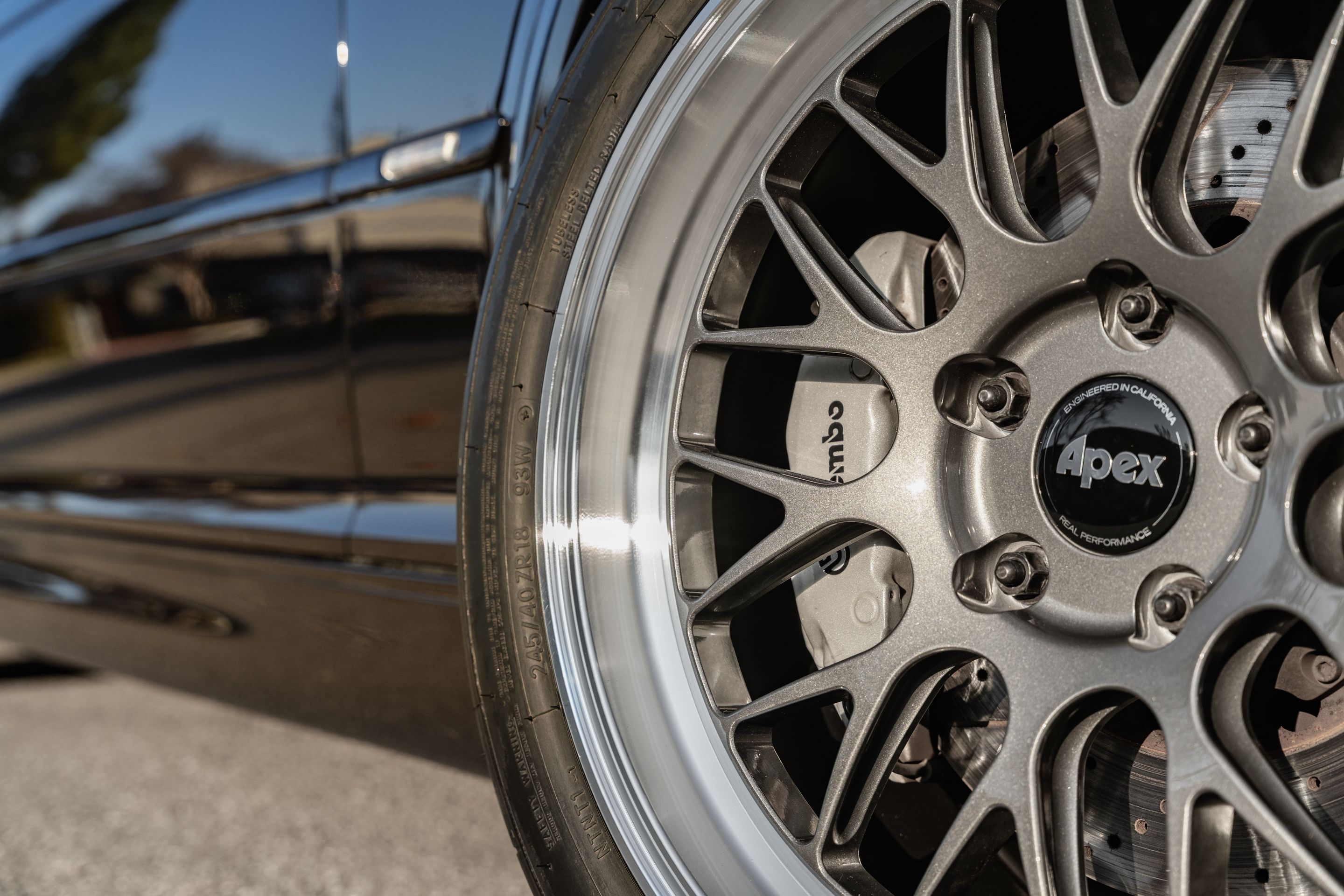 Black BMW E46 M3 with 18" ML-10RT Apex wheels in Machined Lip Anthracite
