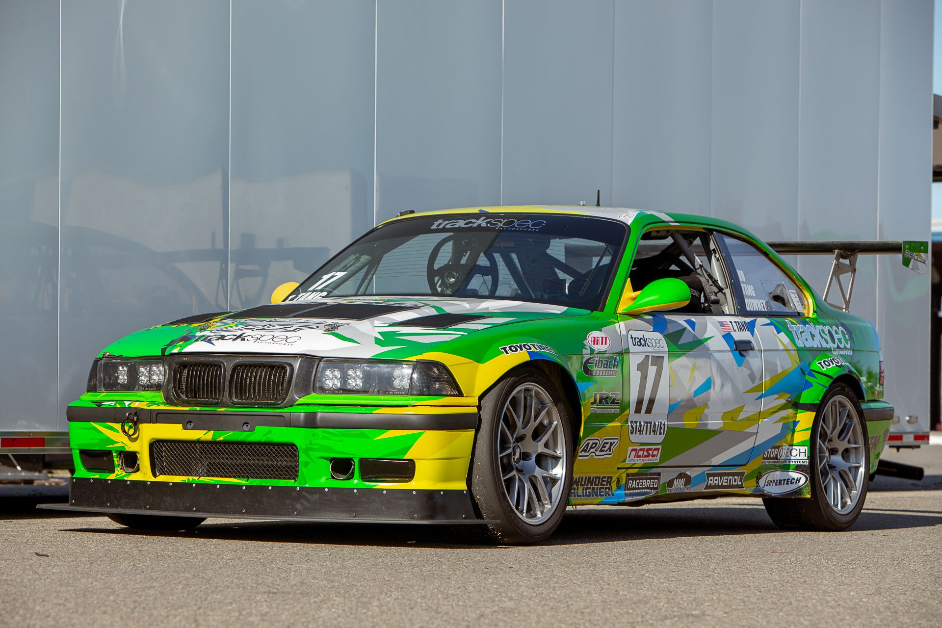 Race Livery BMW E36 M3 with 18" EC-7R Apex wheels in Brushed Clear