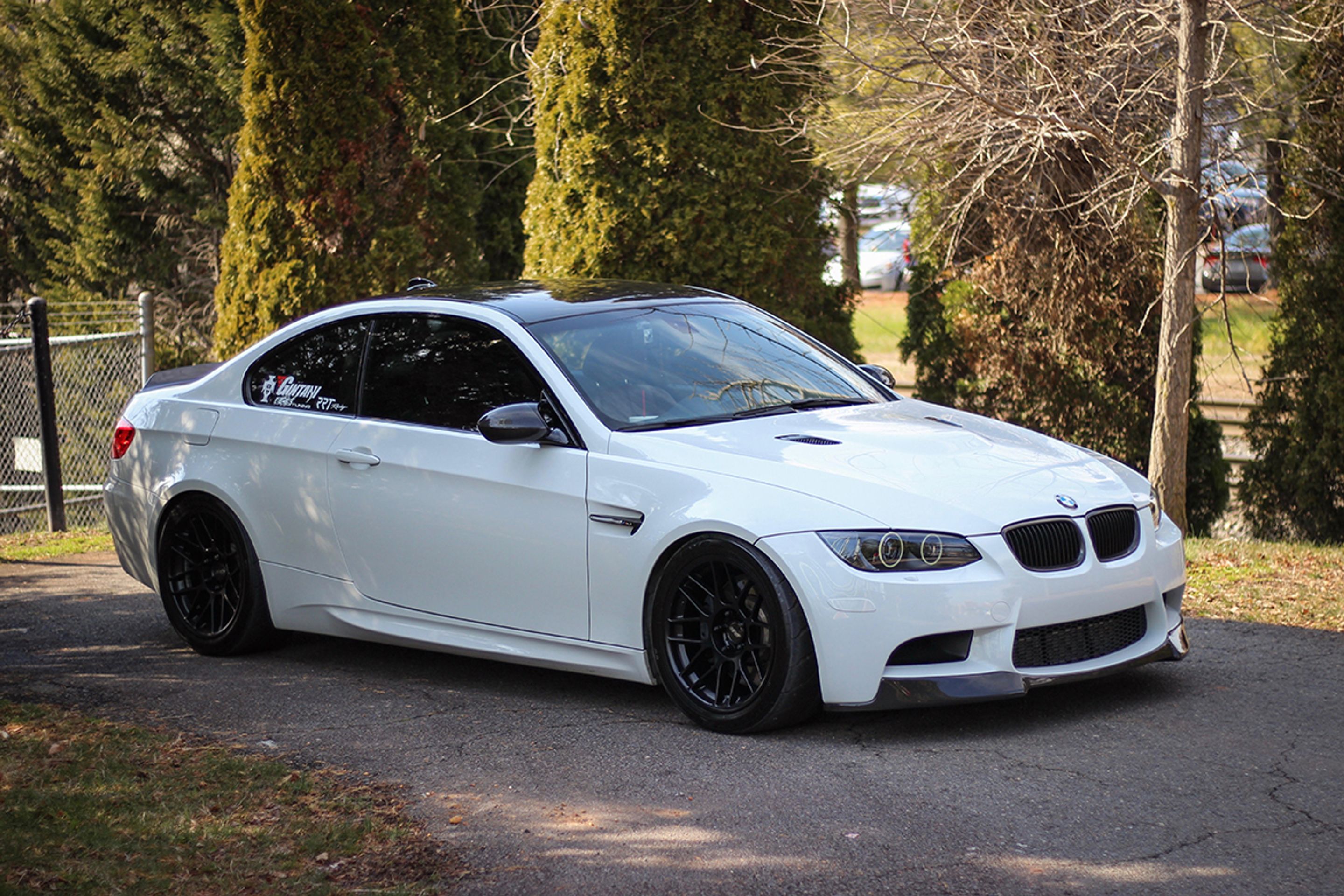 White BMW E92 Coupe M3 with 18" ARC-8 Apex wheels in Satin Black