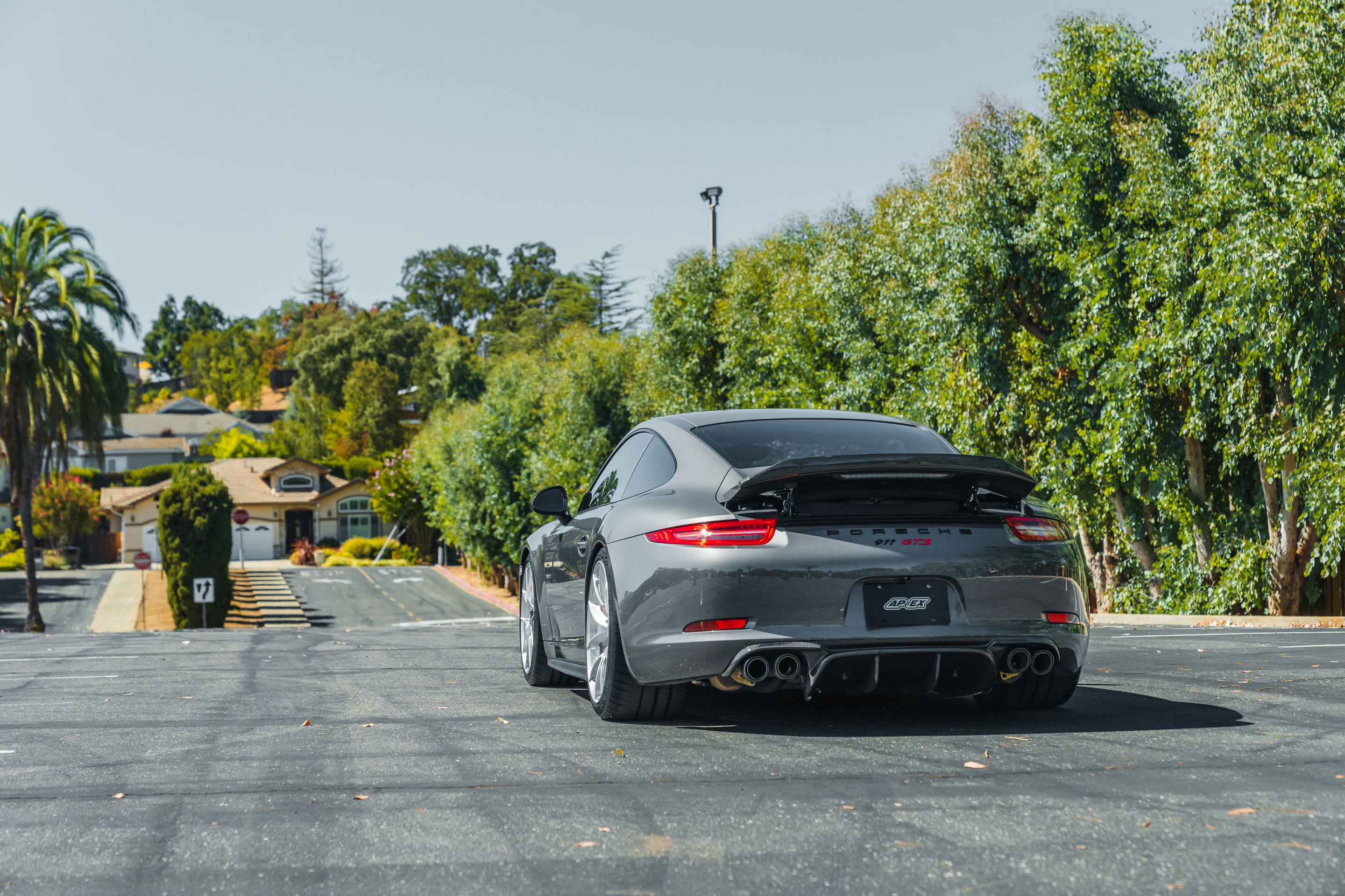 Grey Porsche 911 991.1 Carrera GTS with 20" VS-5RS Apex wheels in Brushed Clear