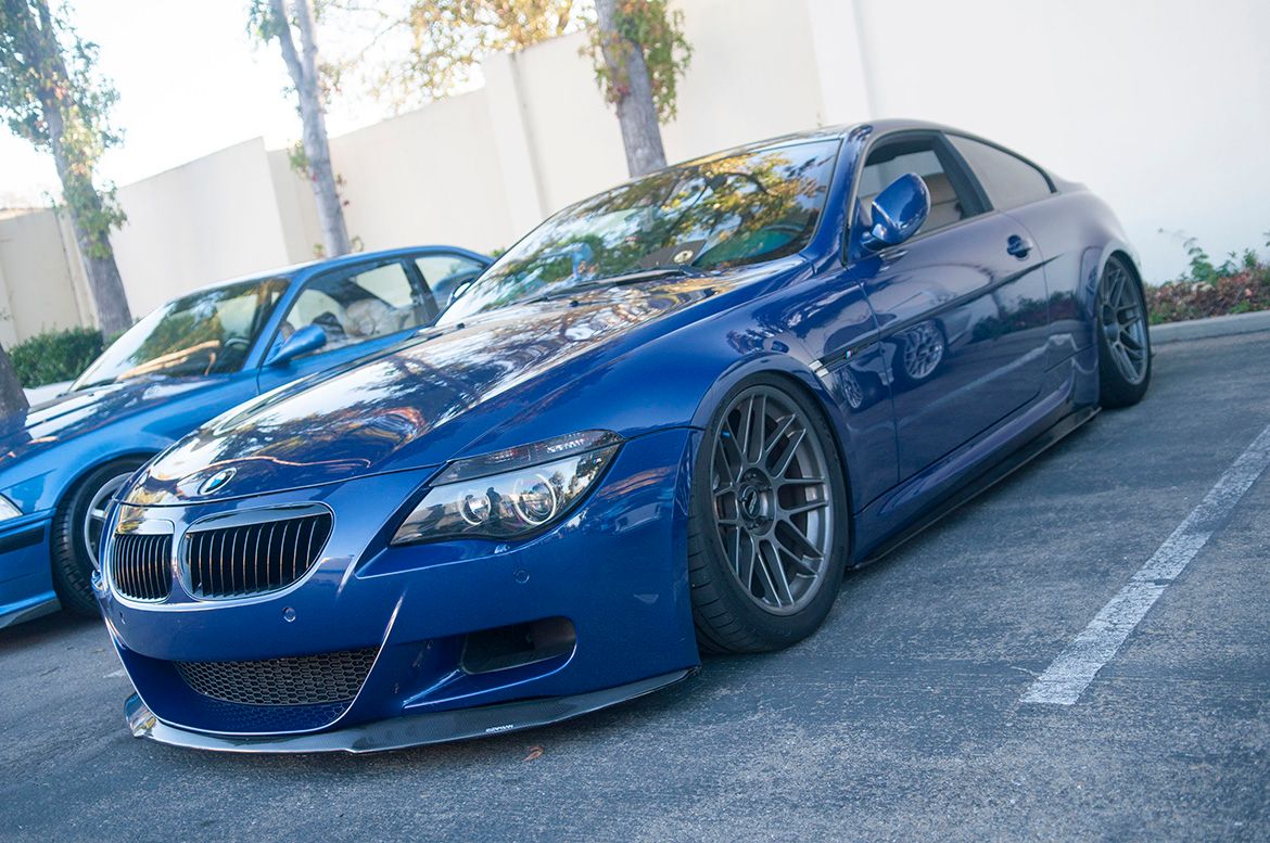 Black Chevrolet 6th Gen Camaro SS with 19" ARC-8 Apex wheels in Satin Black