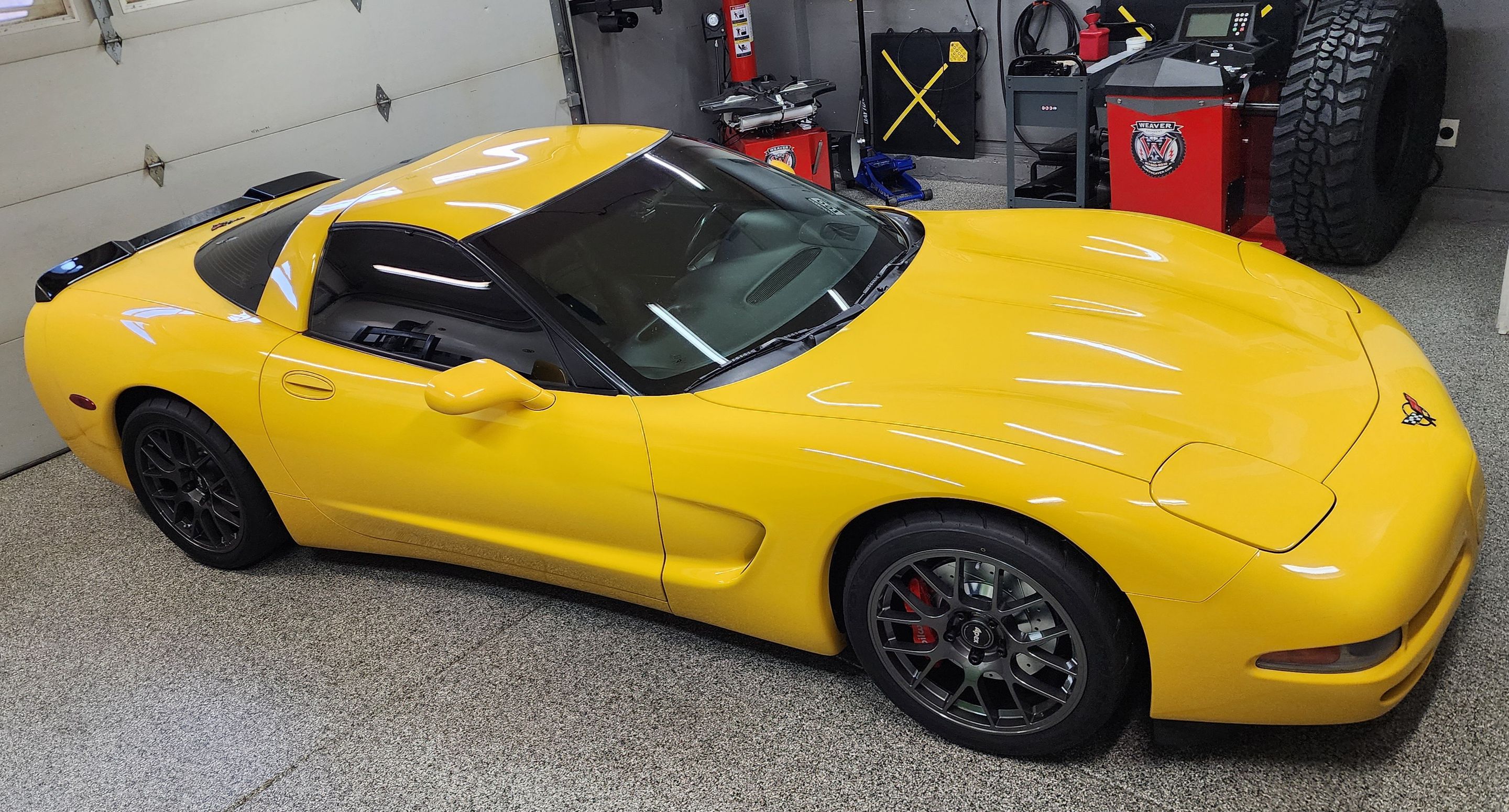 Yellow Chevrolet C5 Corvette Base/Z51 with 18" EC-7 Apex wheels in Anthracite