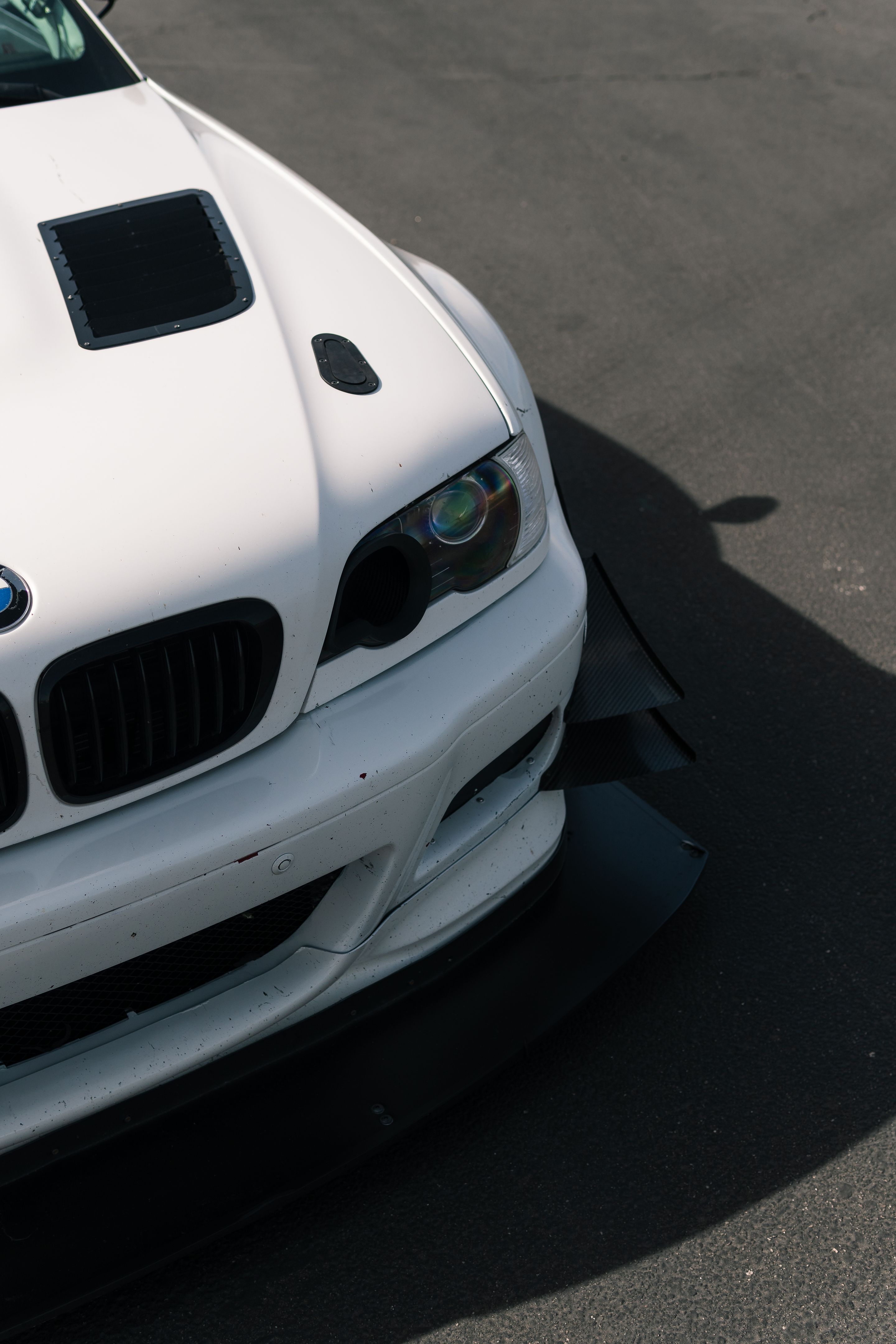 White BMW E46 M3 with 18" VS-5RS Apex wheels in Brushed Clear