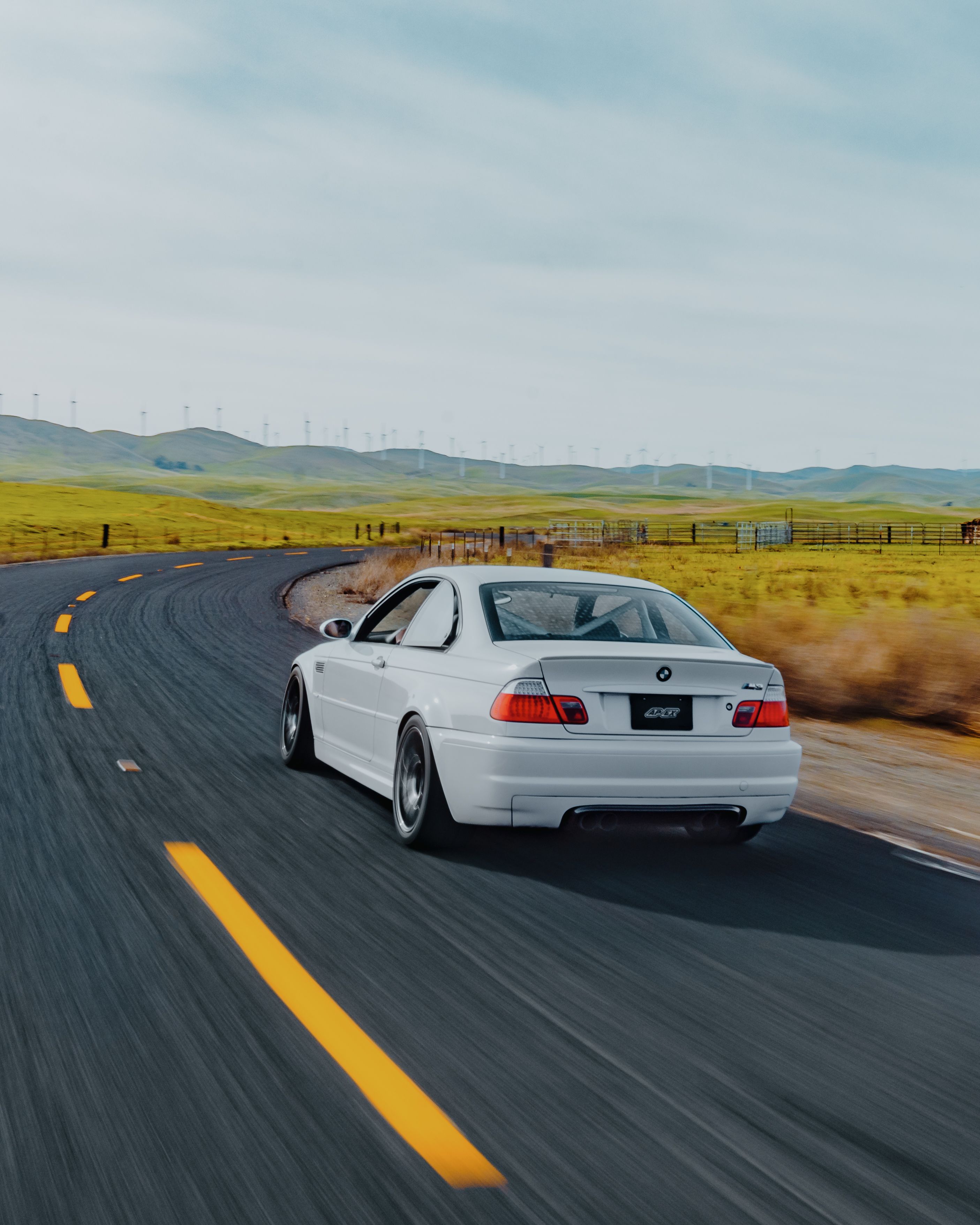 White BMW E46 M3 with 18" EC-7RS Apex wheels in Anthracite