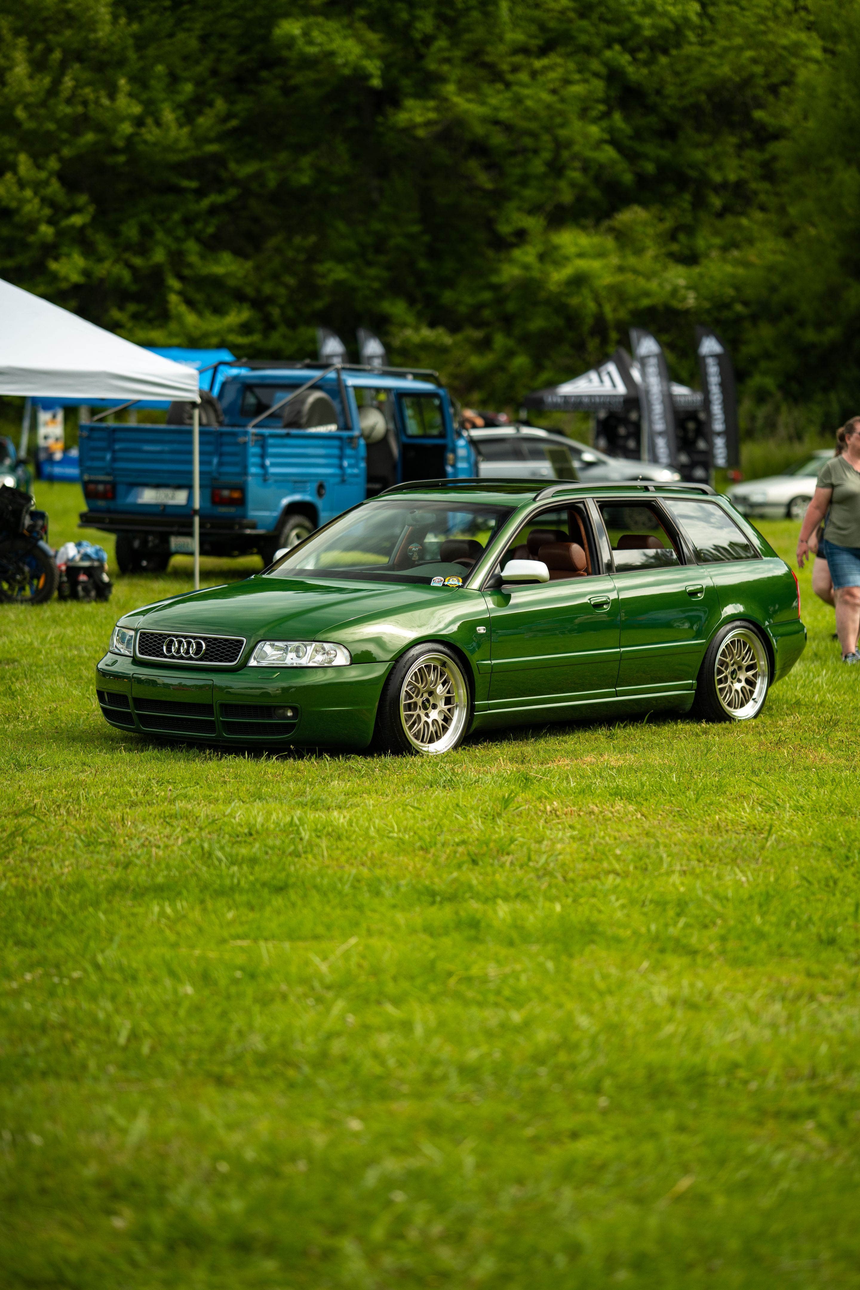 Green Audi B5 S4 Avant/Wagon with 18" ML-10RT Apex wheels in Machined Lip Gloss Motorsport Gold