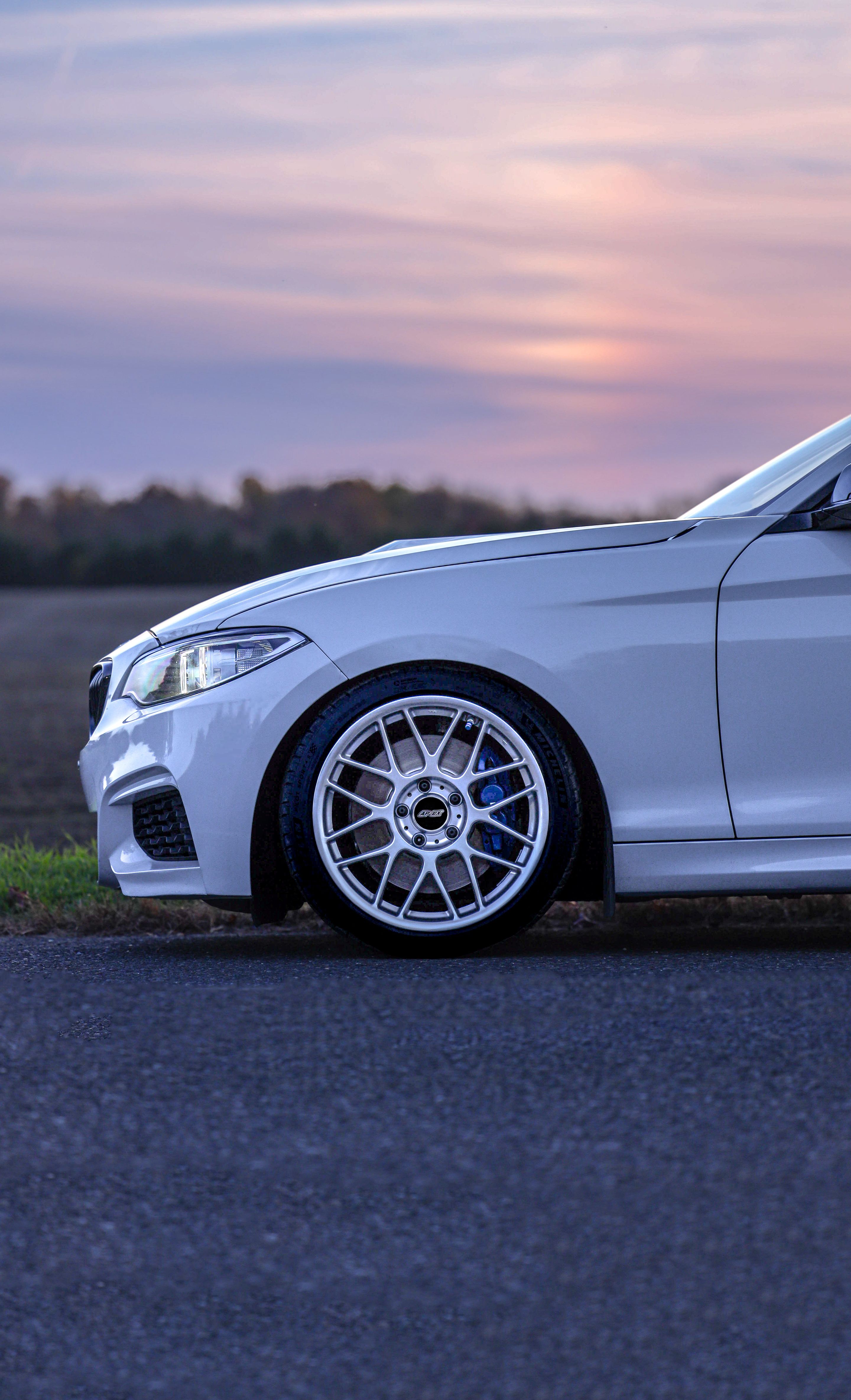 White BMW F22 Coupe 2 Series with 18" ARC-8 Apex wheels in Hyper Silver