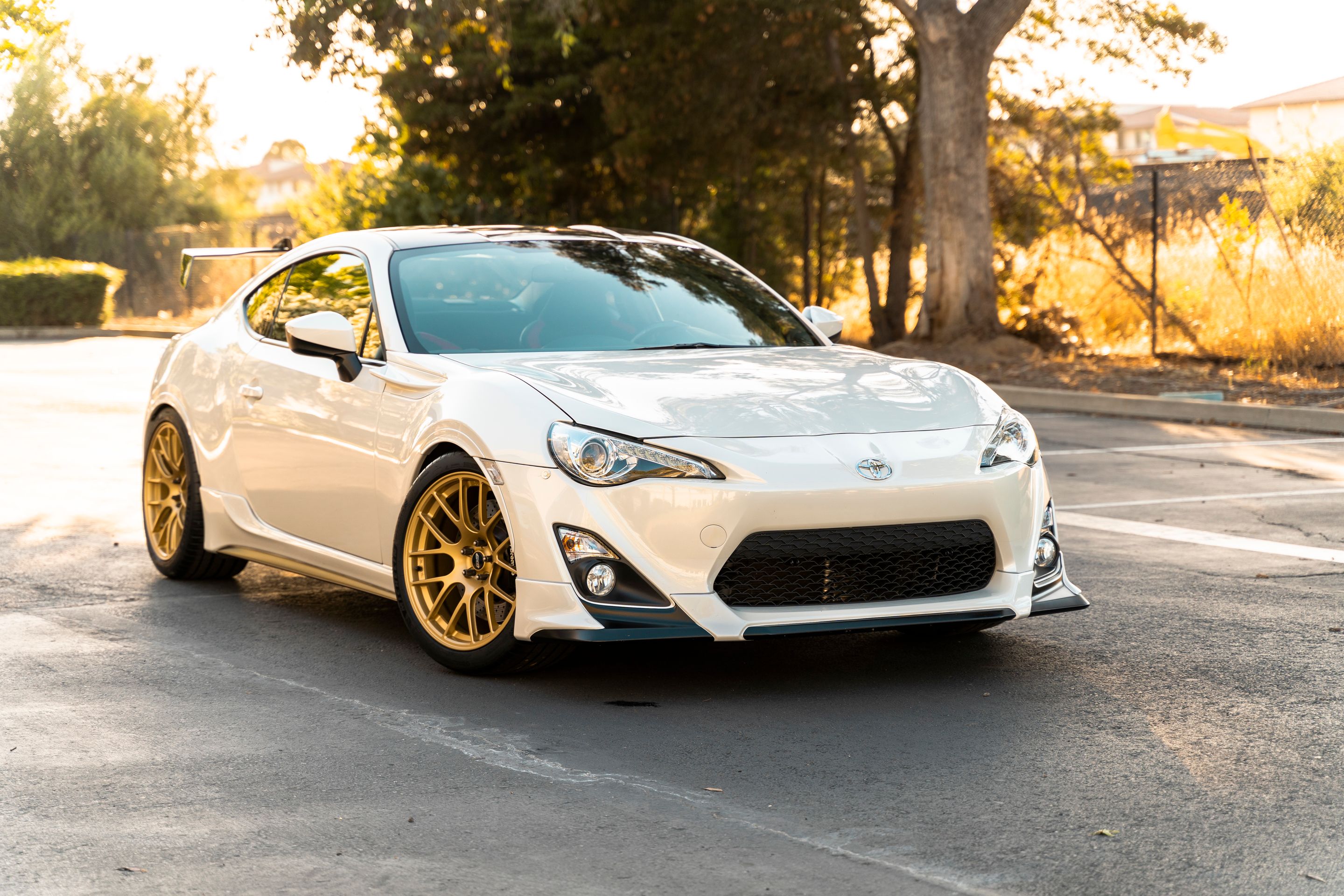 White Scion FR-S with 18" EC-7R Apex wheels in Satin Gold