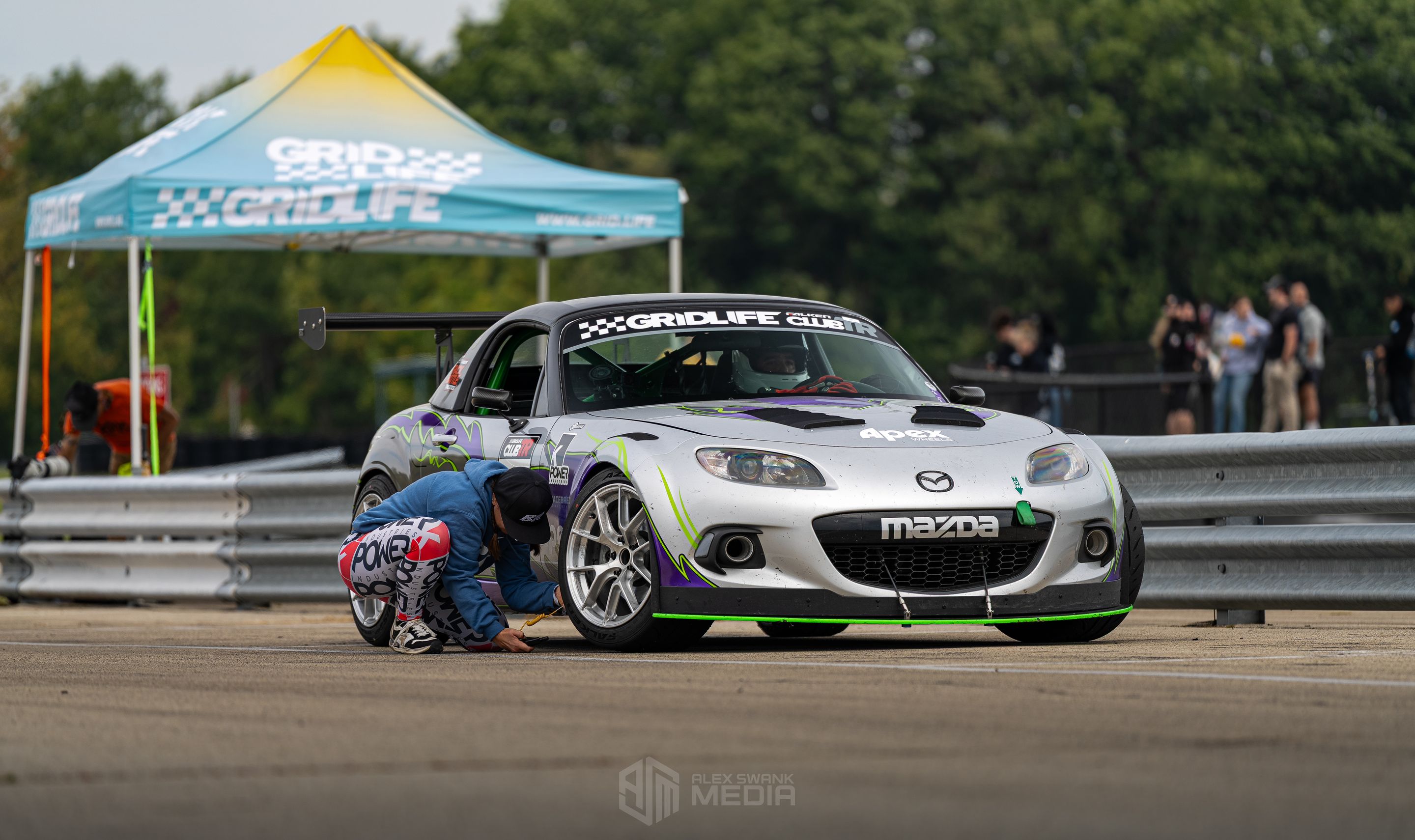 Silver Mazda NC MX-5 Miata with 17" VS-5RS Apex wheels in Brushed Clear