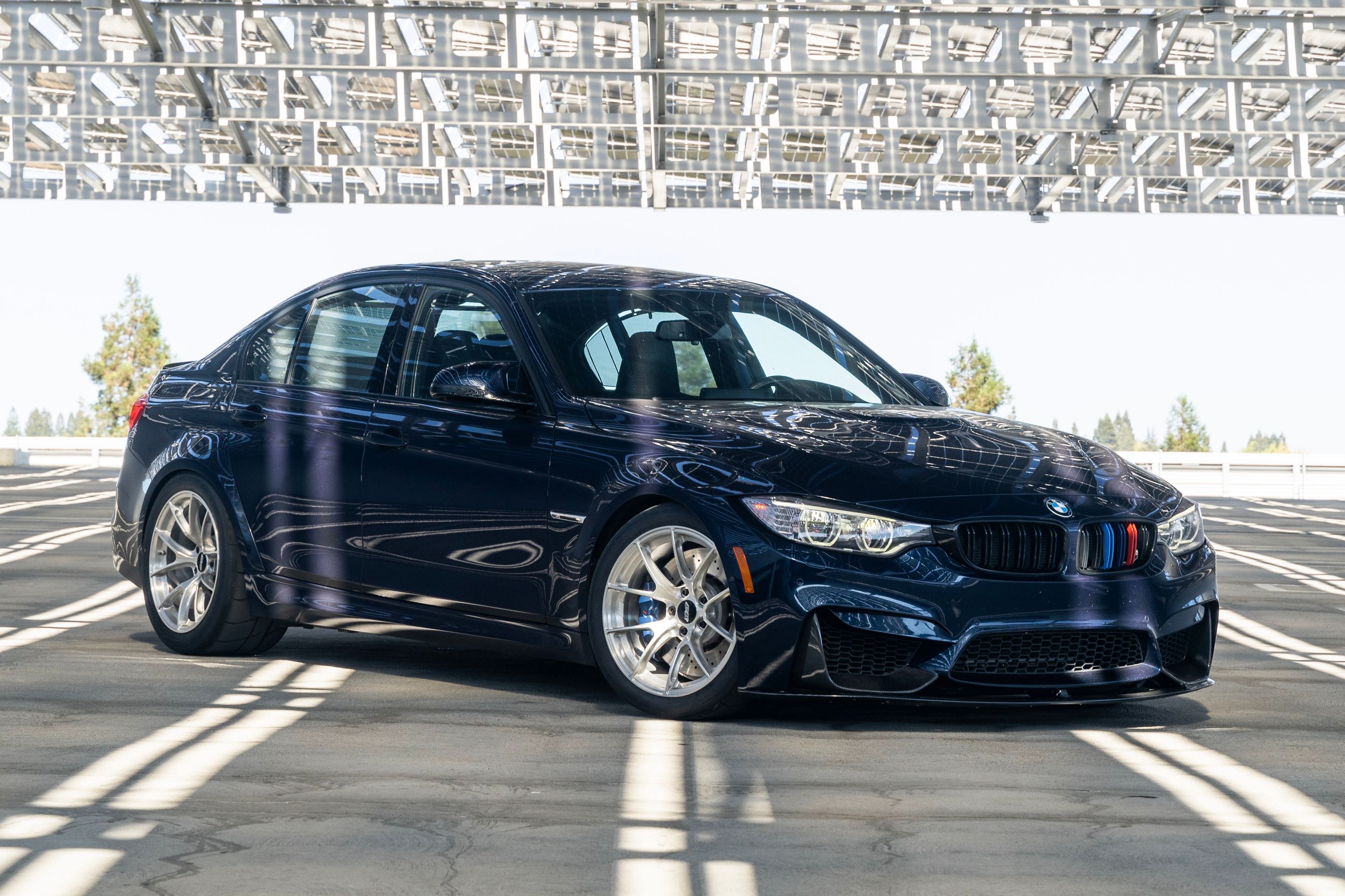 Blue BMW F80 M3 with 18" VS-5RS Apex wheels in Brushed Clear