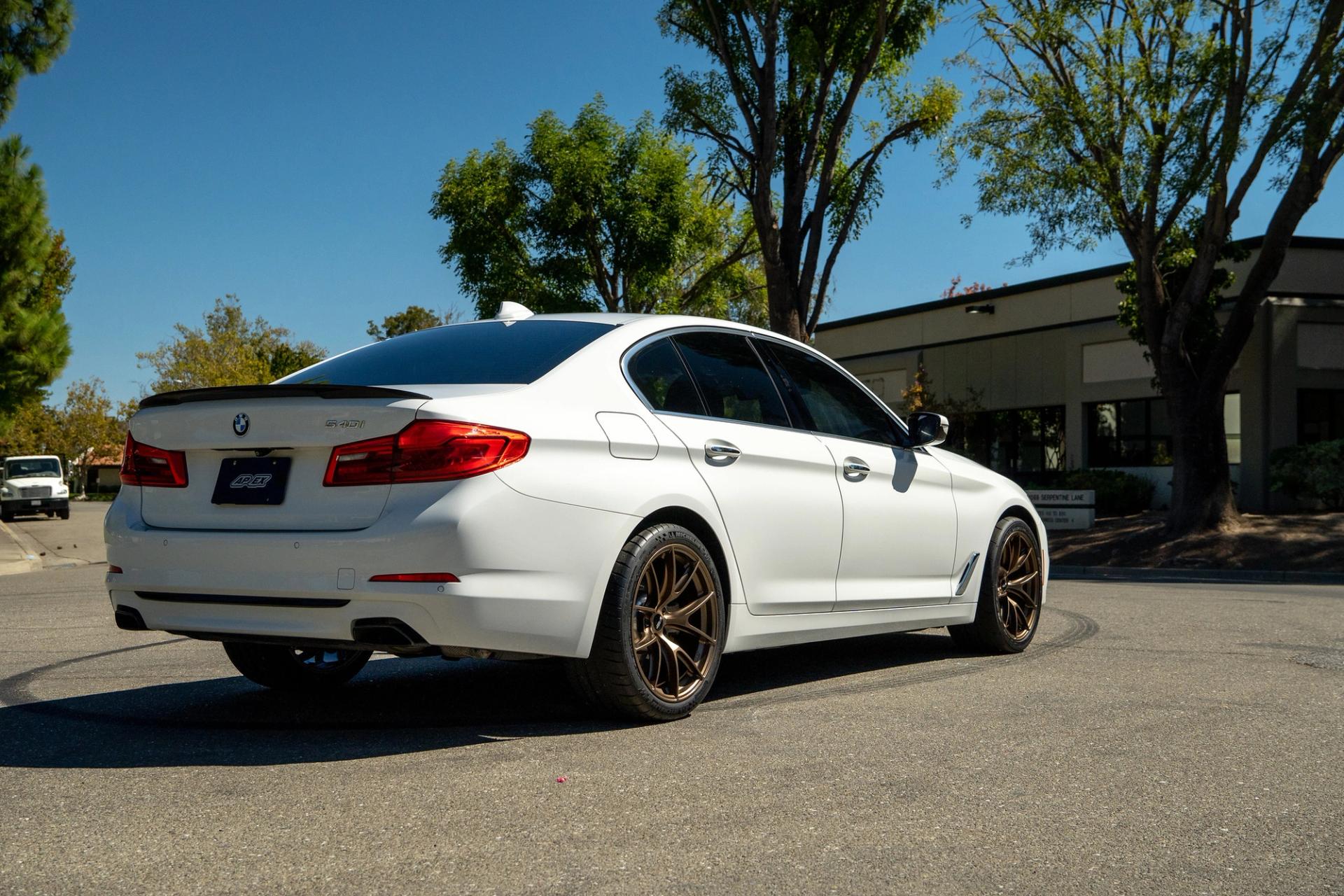 BMW G31 Wagon 5 Series with 19" VS-5RS in Satin Bronze