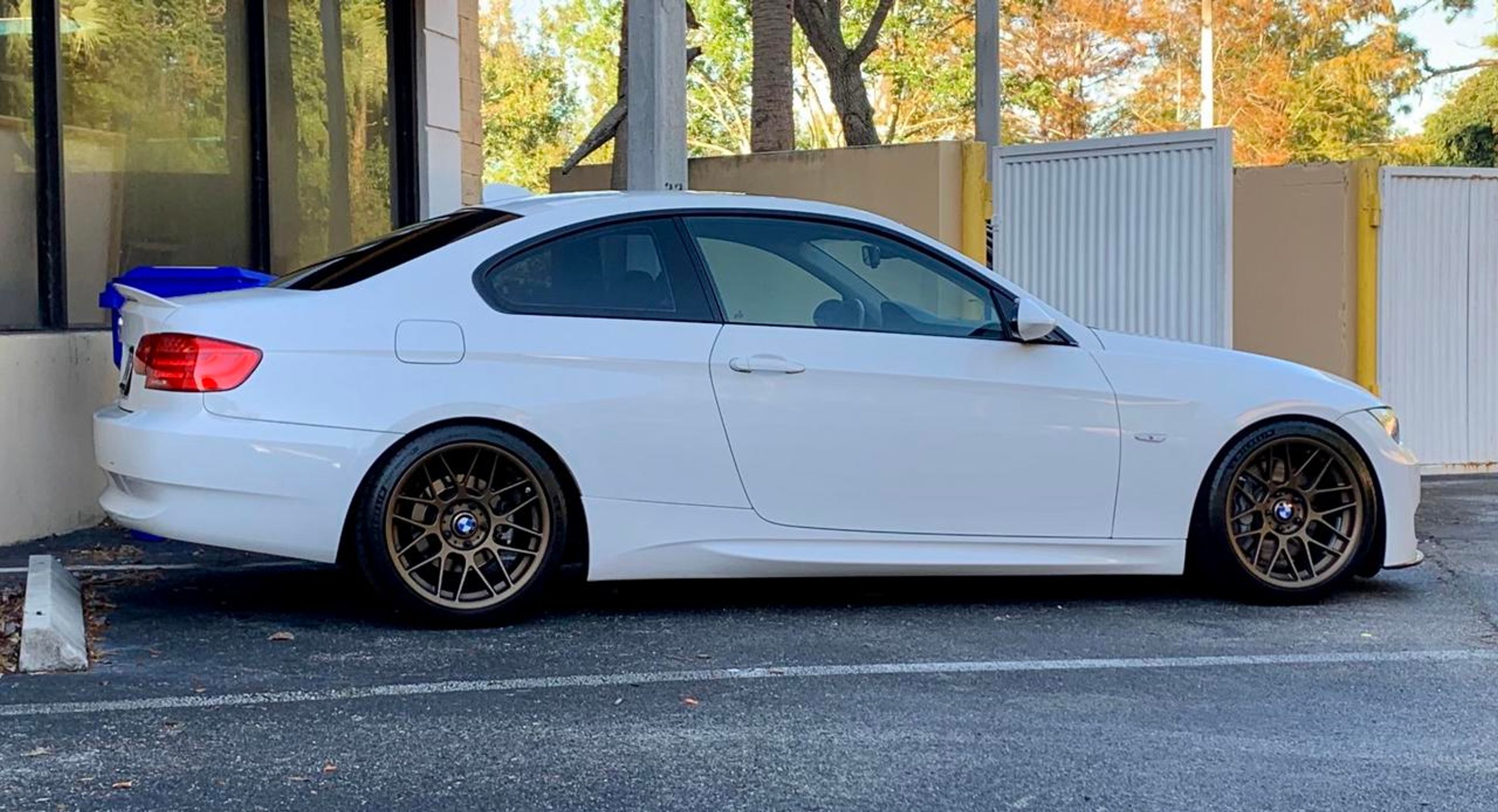 White BMW E92 Coupe 3 Series with 18" ARC-8 Apex wheels in Satin Bronze