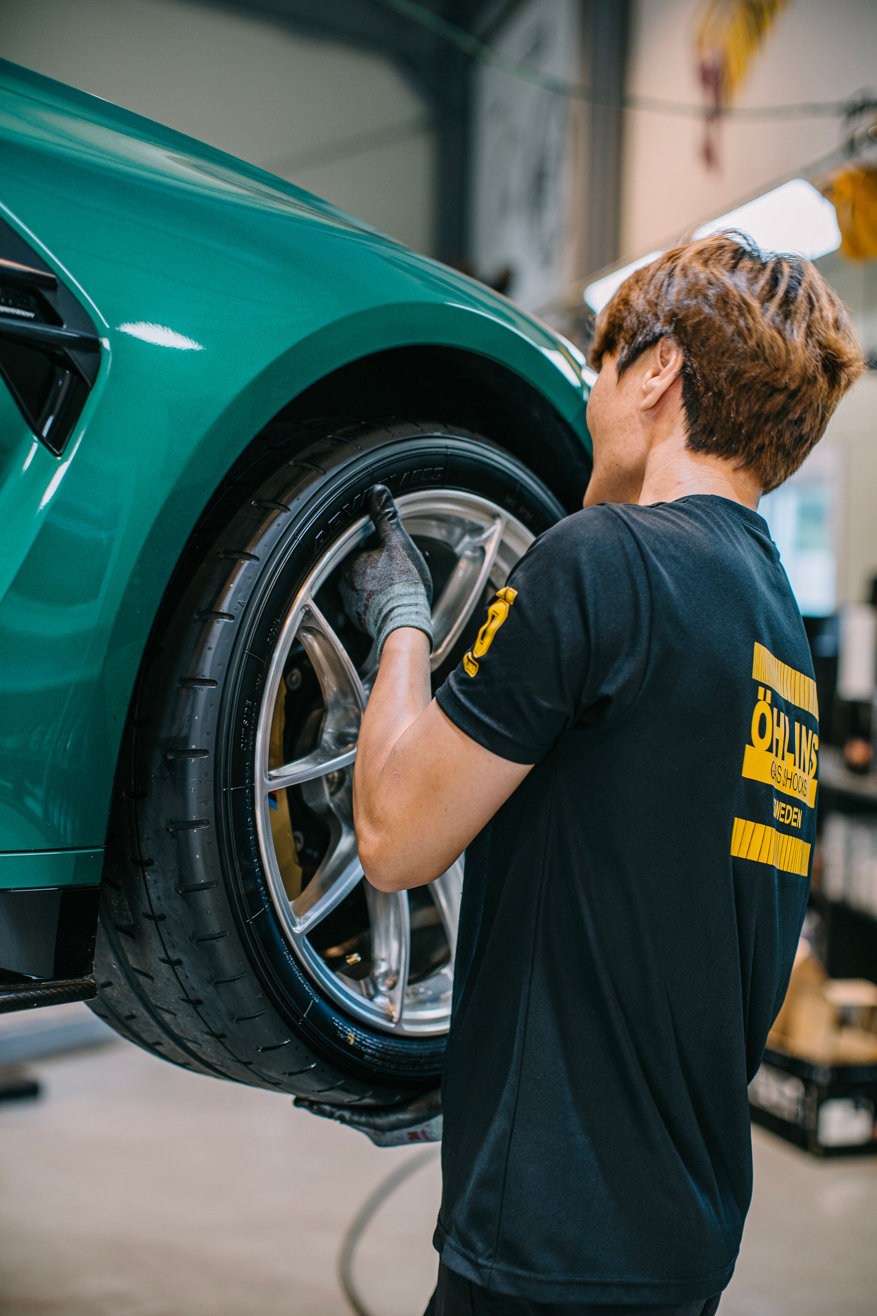 Green BMW G80 M3 with 19" VS-5RS Apex wheels in Brushed Clear