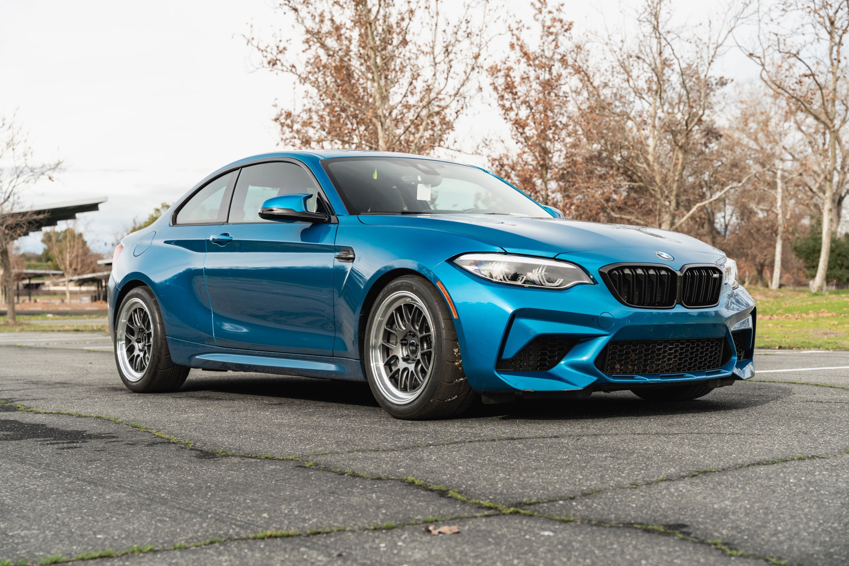 Blue BMW F87 M2 with 18" ML-7RT Apex wheels in Machined Lip Anthracite