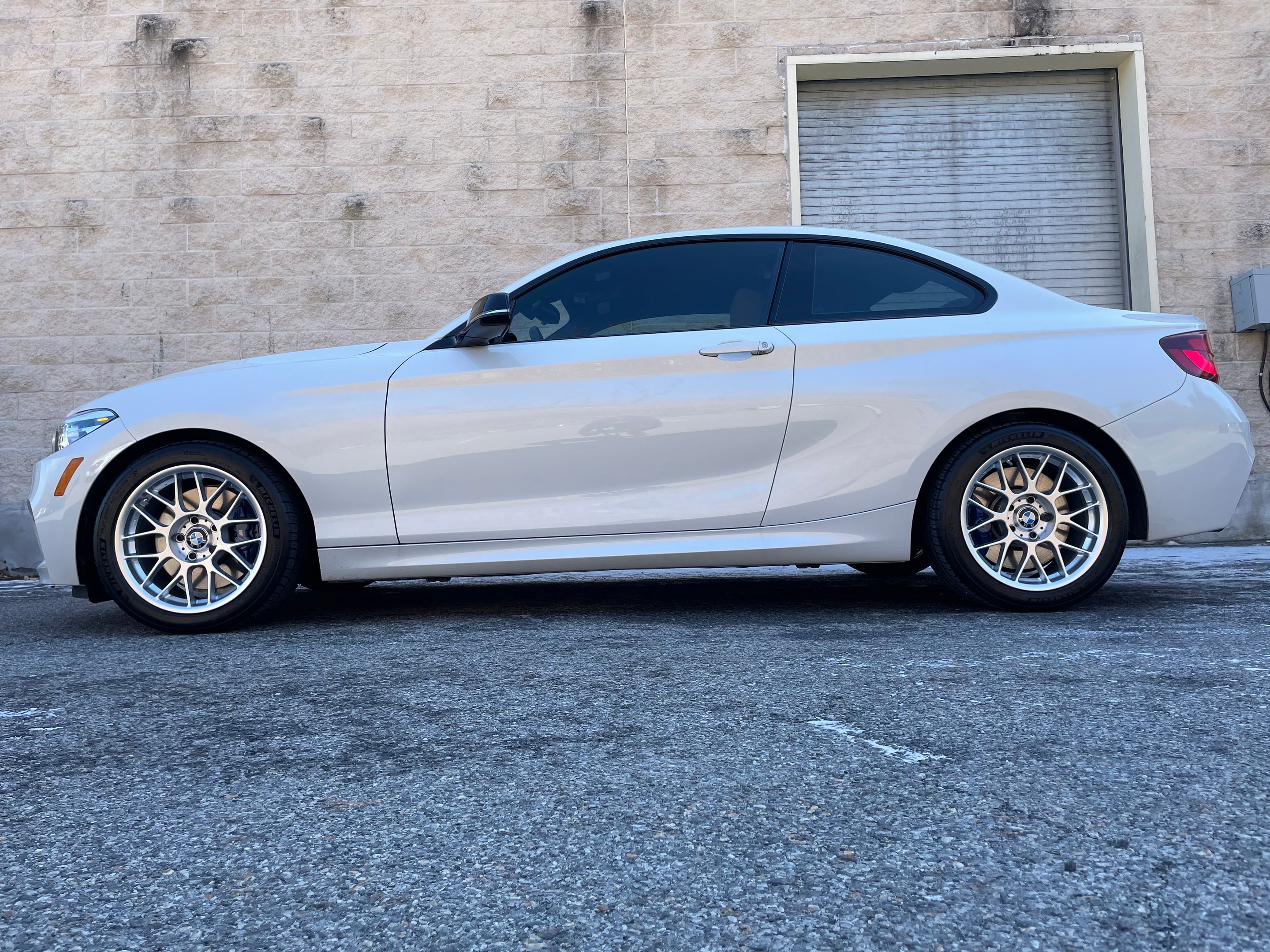 White BMW F22 Coupe 2 Series with 17" ARC-8 Apex wheels in Hyper Silver