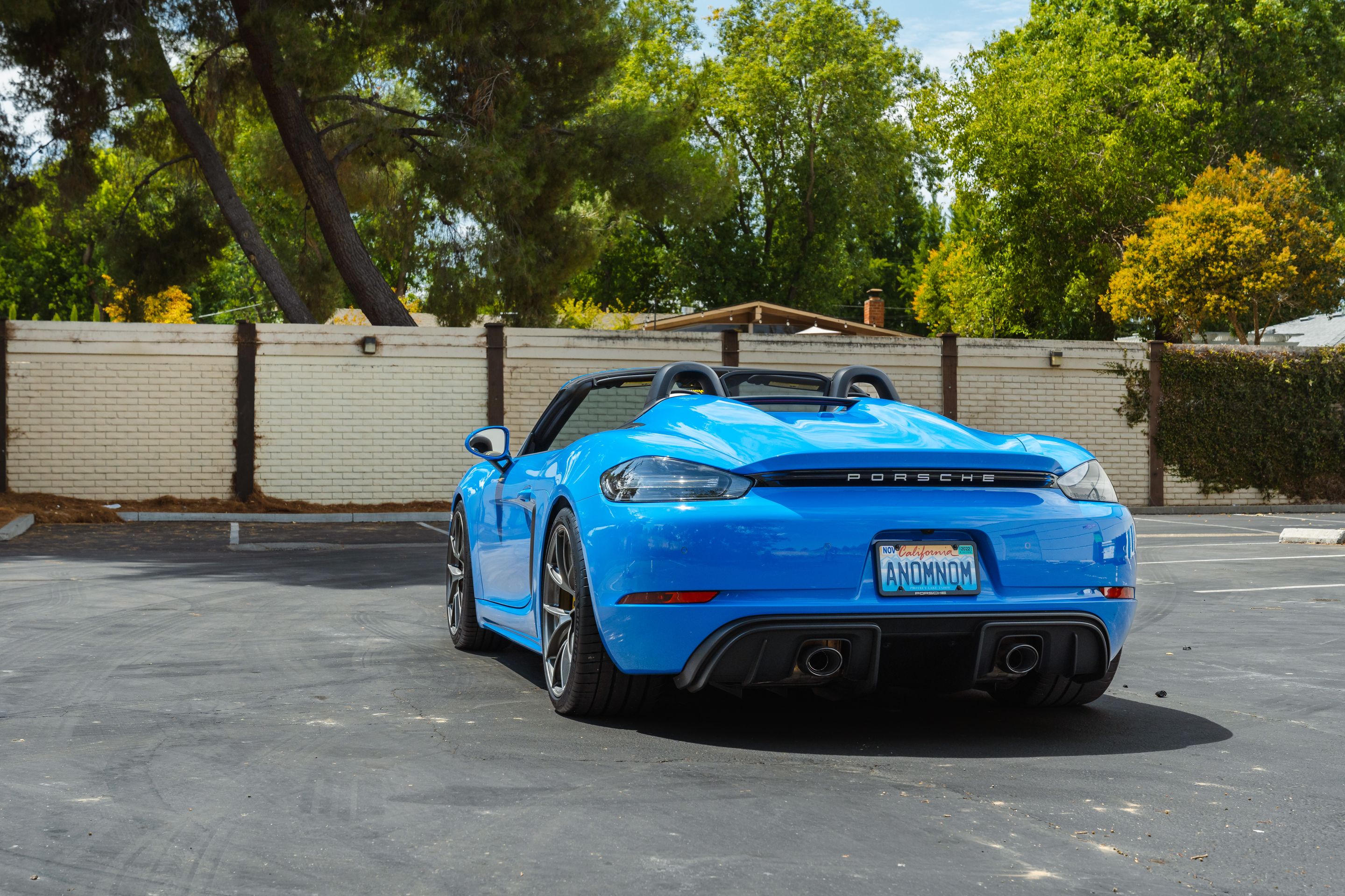 Blue Porsche 718 Spyder with 20" VS-5RS Apex wheels in Anthracite