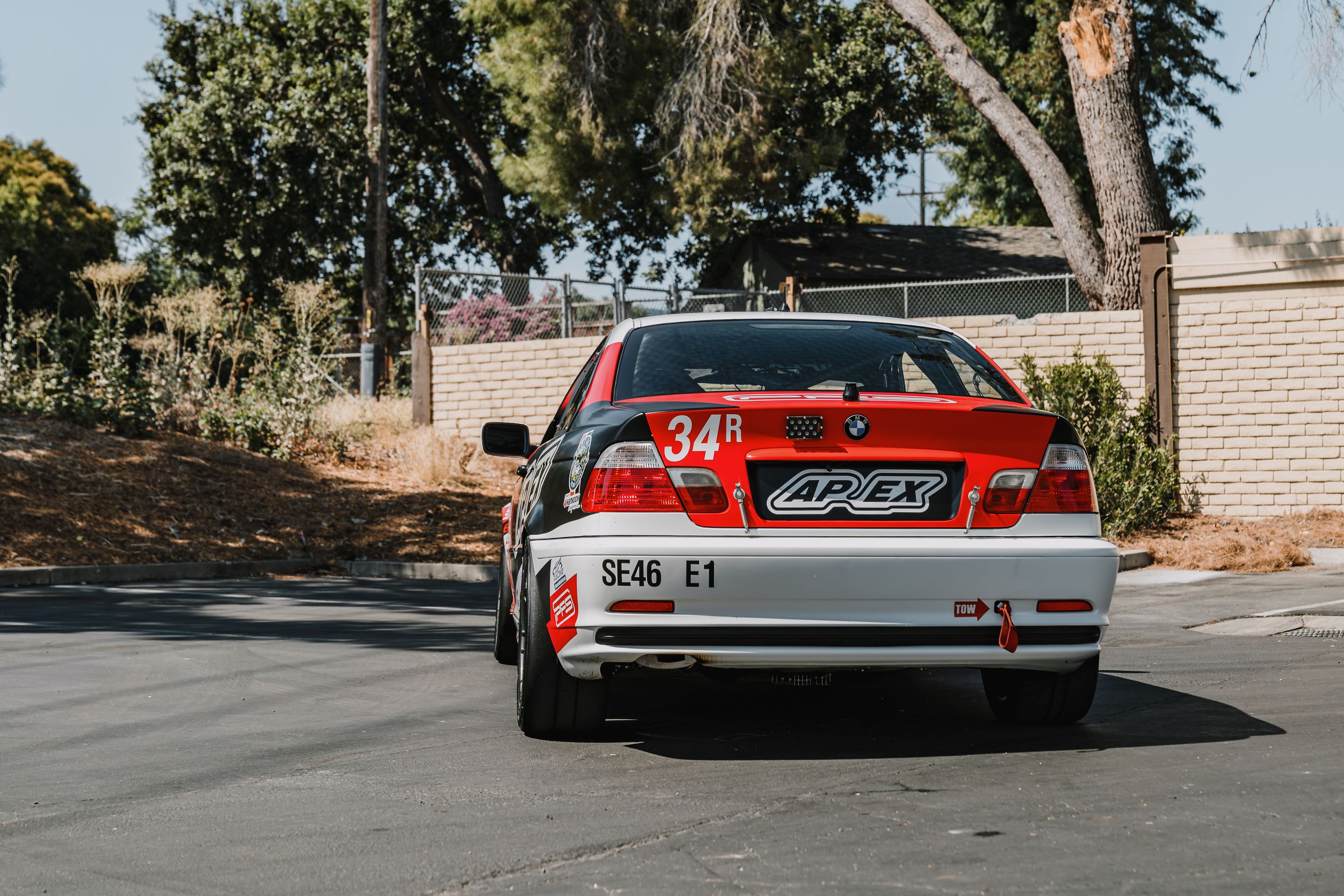 Race Livery BMW E46 3 Series with 17" ARC-8RT Apex wheels in Anthracite