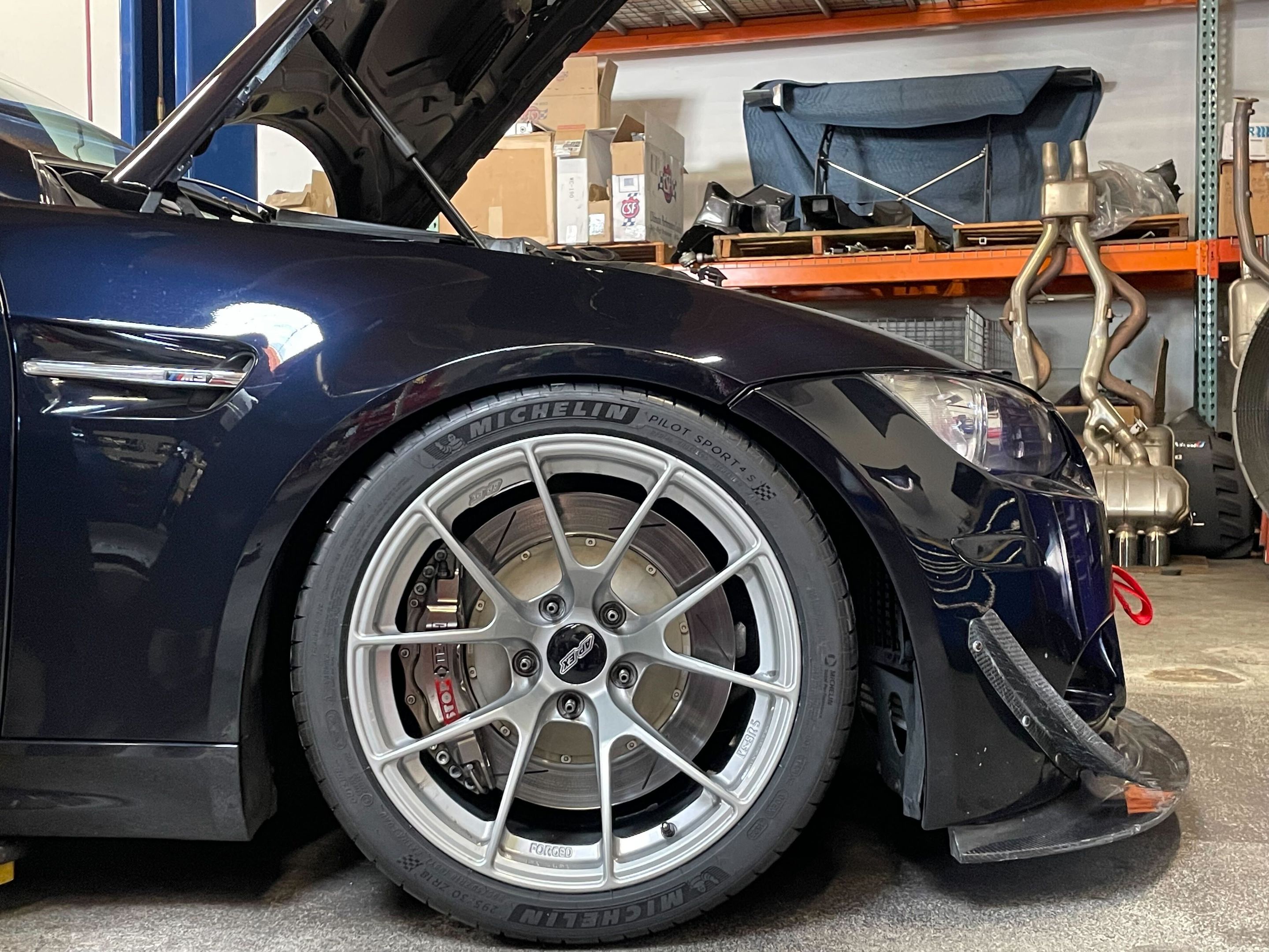 Blue BMW E92 Coupe M3 with 18" VS-5RS Apex wheels in Custom Finish