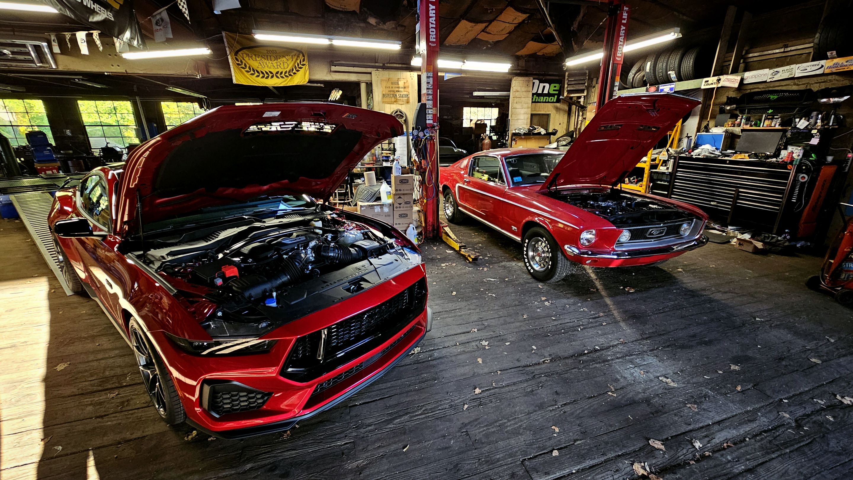 Red Ford S650 Mustang GT with 20" VS-5RS Apex wheels in Anthracite