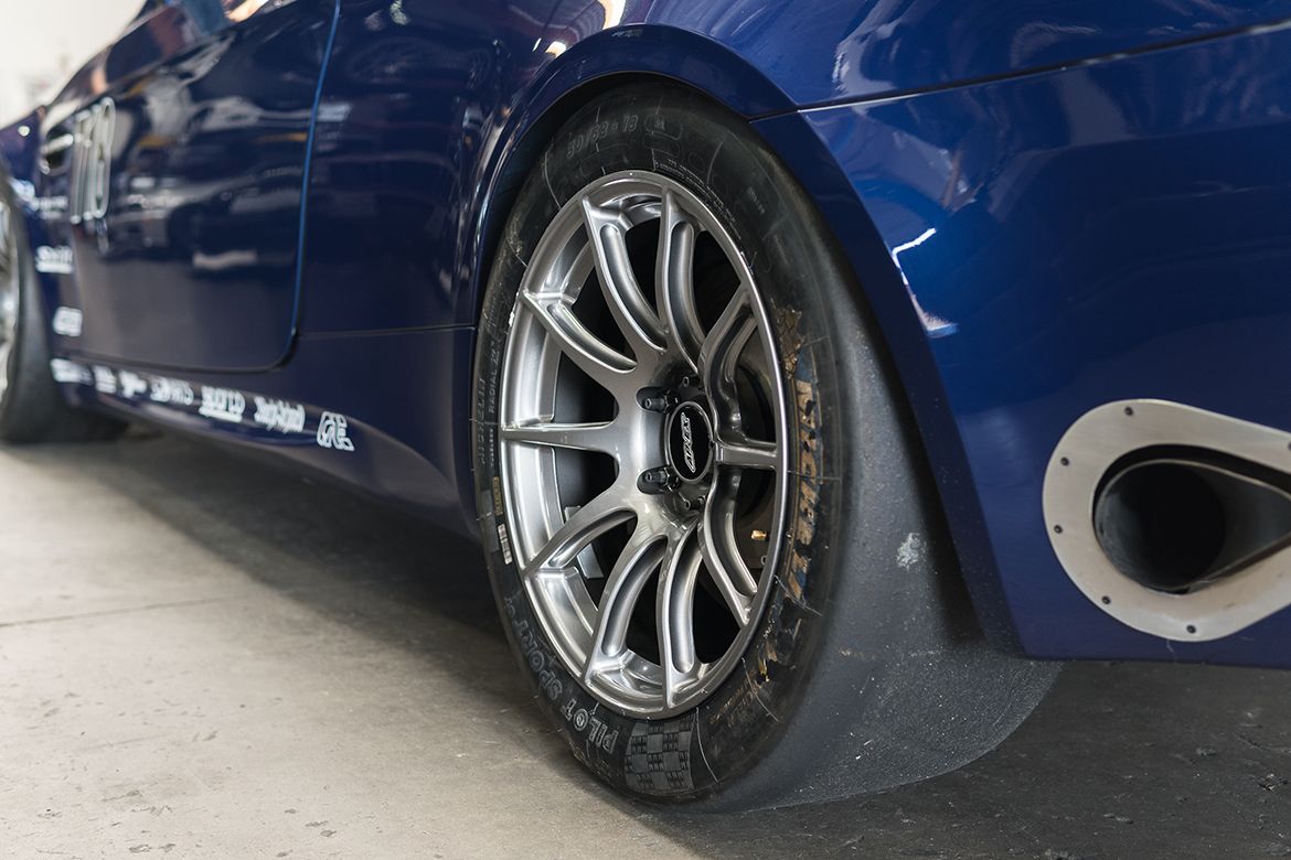 Blue BMW E92 Coupe M3 with 18" SM-10 Apex wheels in Anthracite