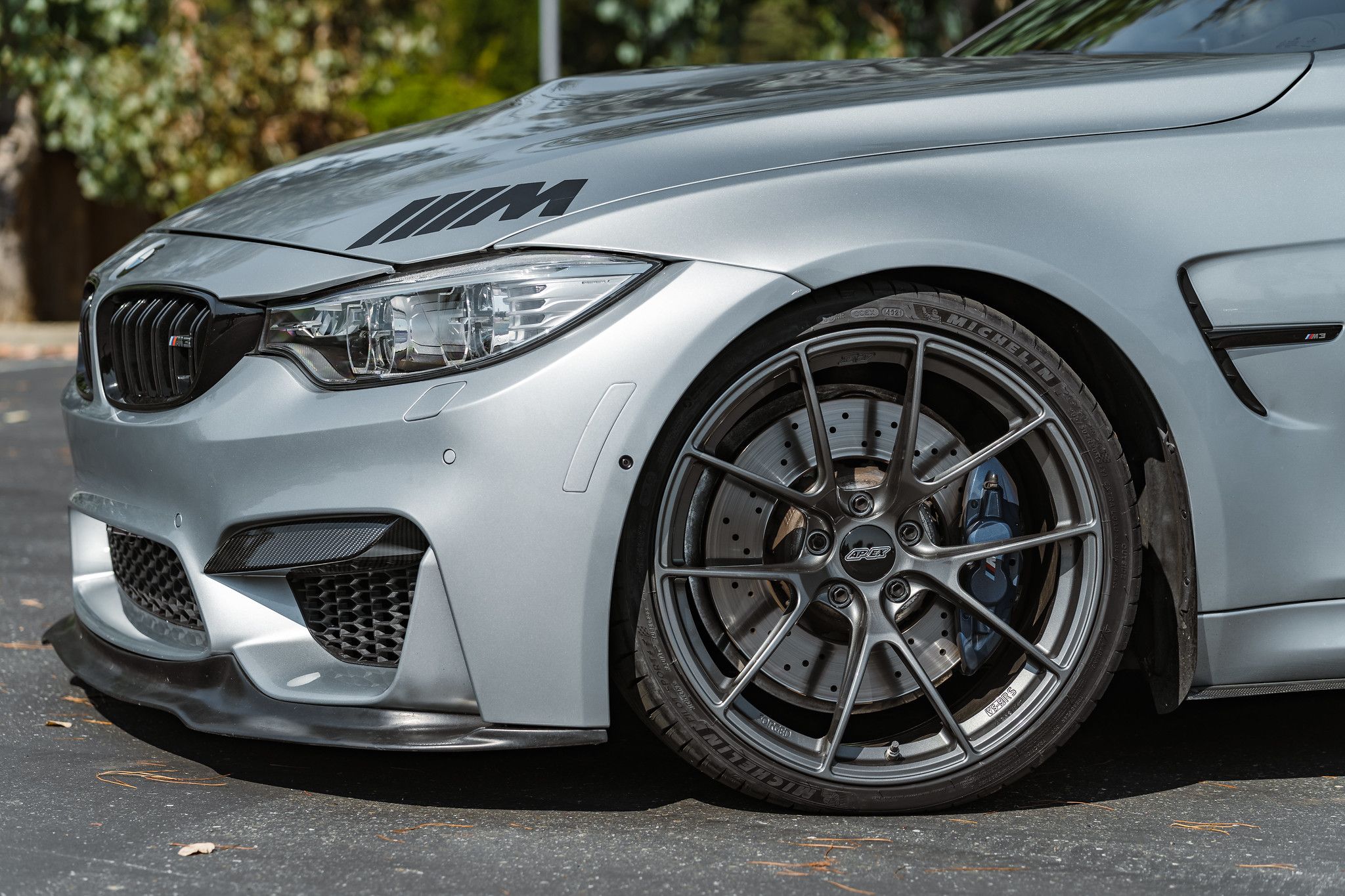 Silver BMW F80 M3 with 20" VS-5RS Apex wheels in Anthracite