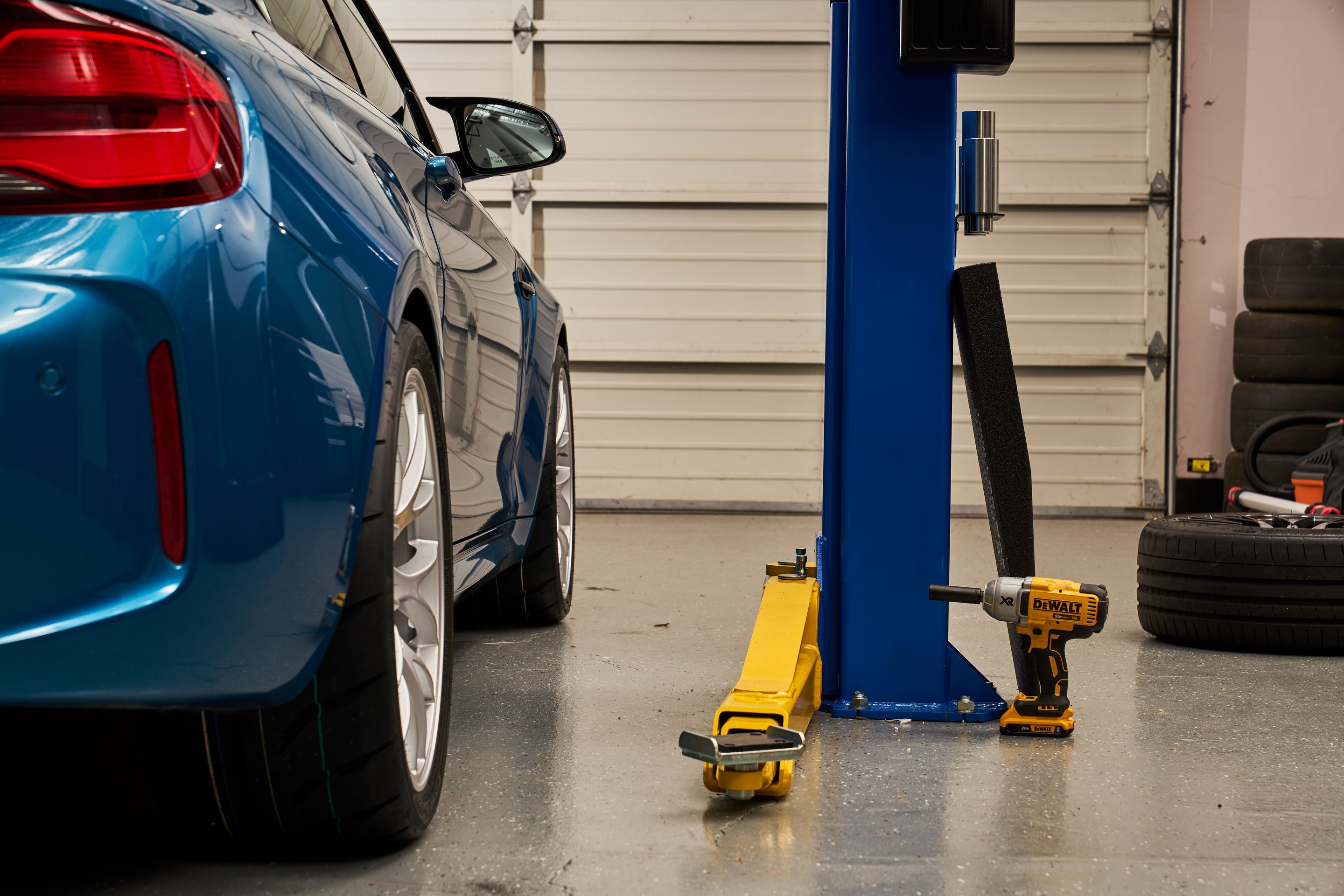 Blue BMW F87 M2 with 19" EC-7 Apex wheels in Race Silver