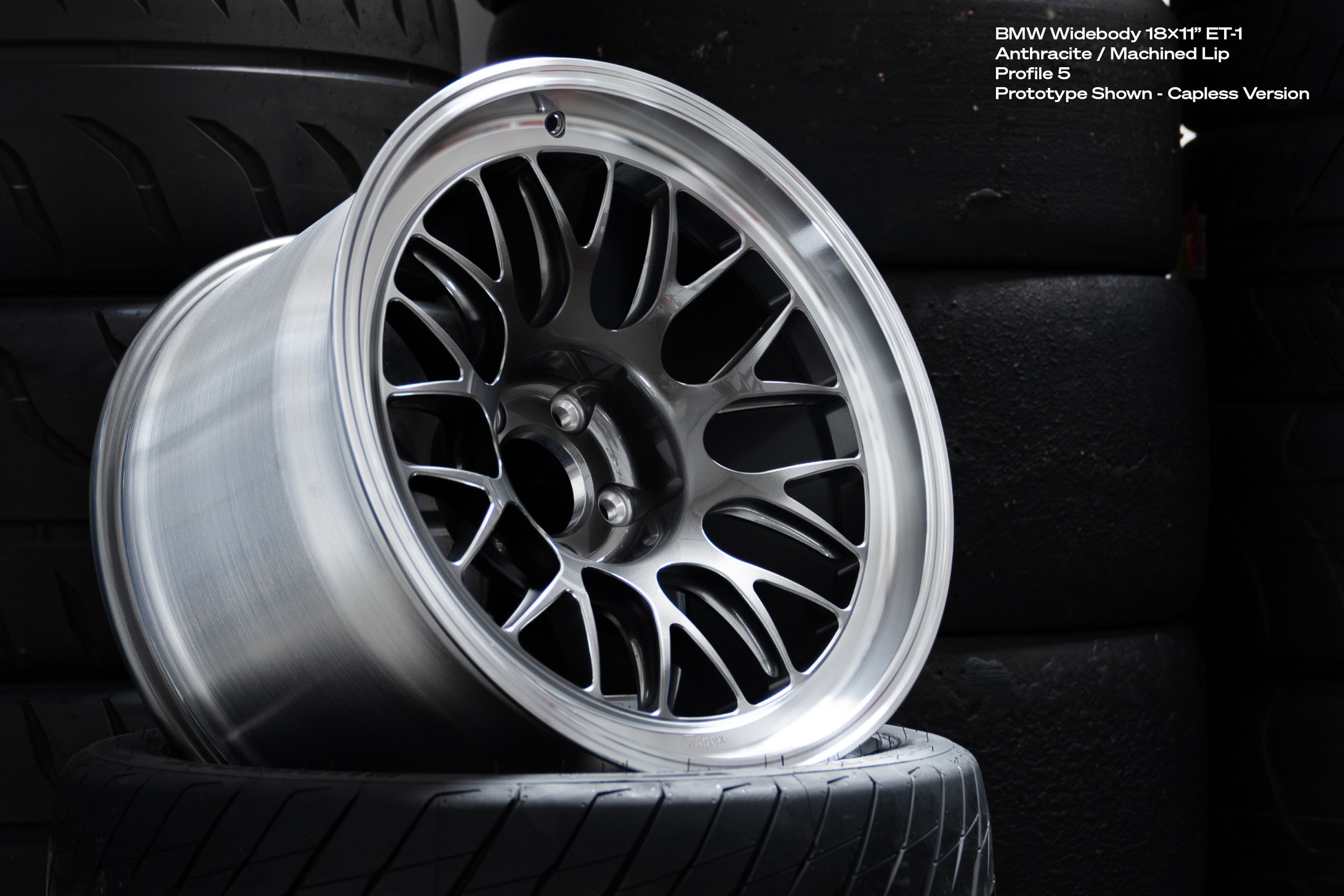 White BMW E46 M3 with 18" ML-10RT Apex wheels in Machined Lip Anthracite