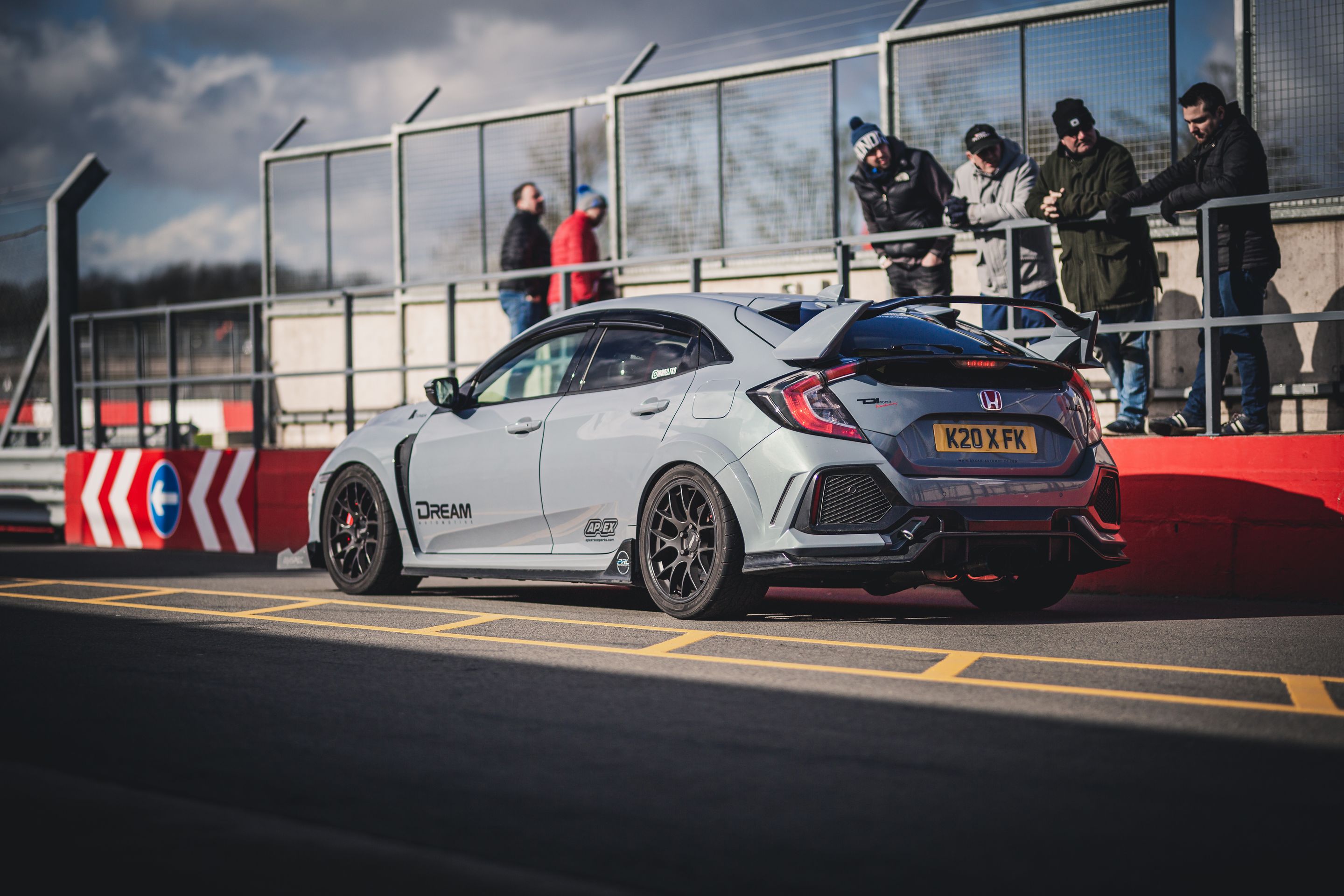 Grey Honda FK8 Civic Type-R with 18" EC-7 Apex wheels in Anthracite