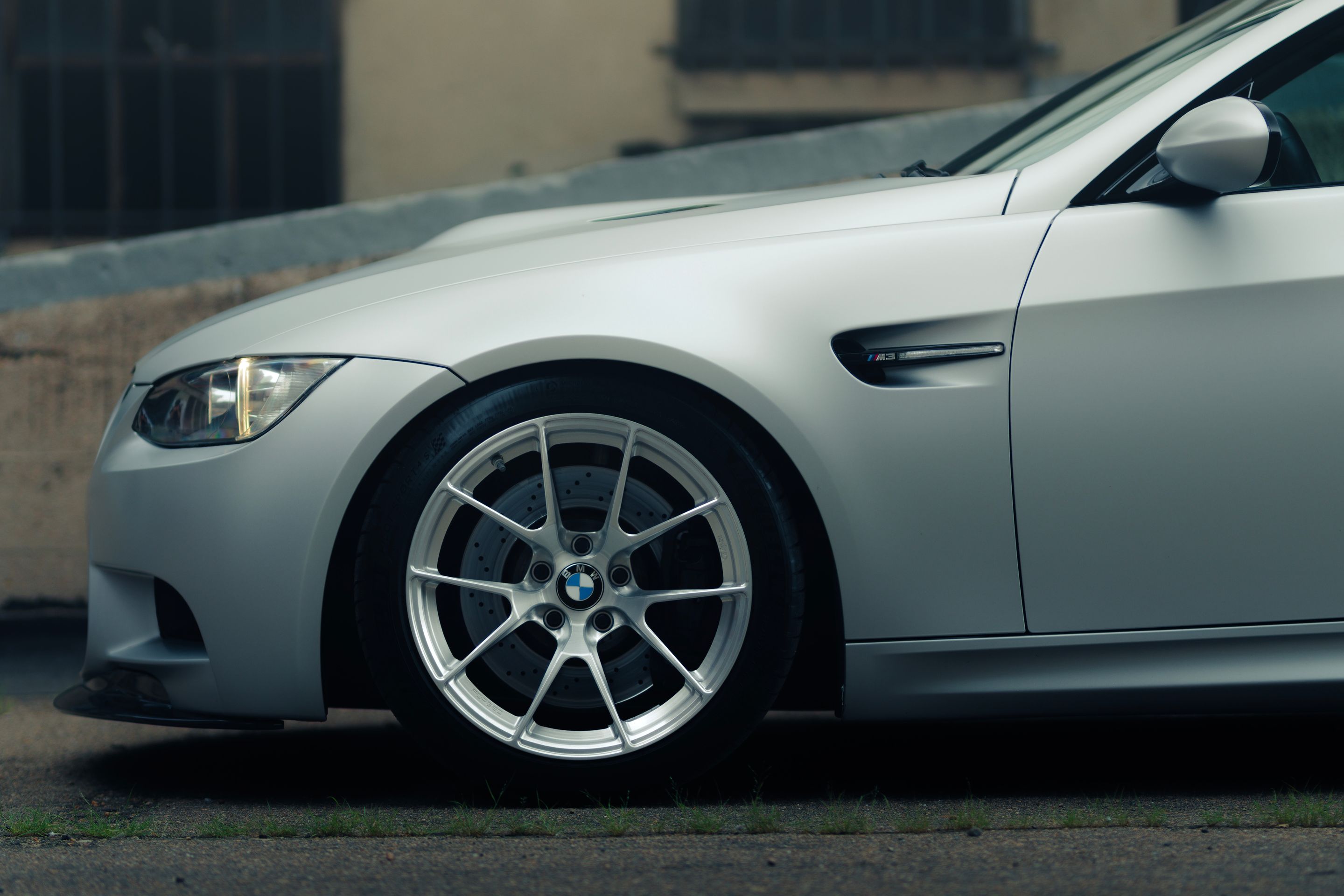 Silver BMW E92 Coupe M3 with 18" VS-5RS Apex wheels in Brushed Clear